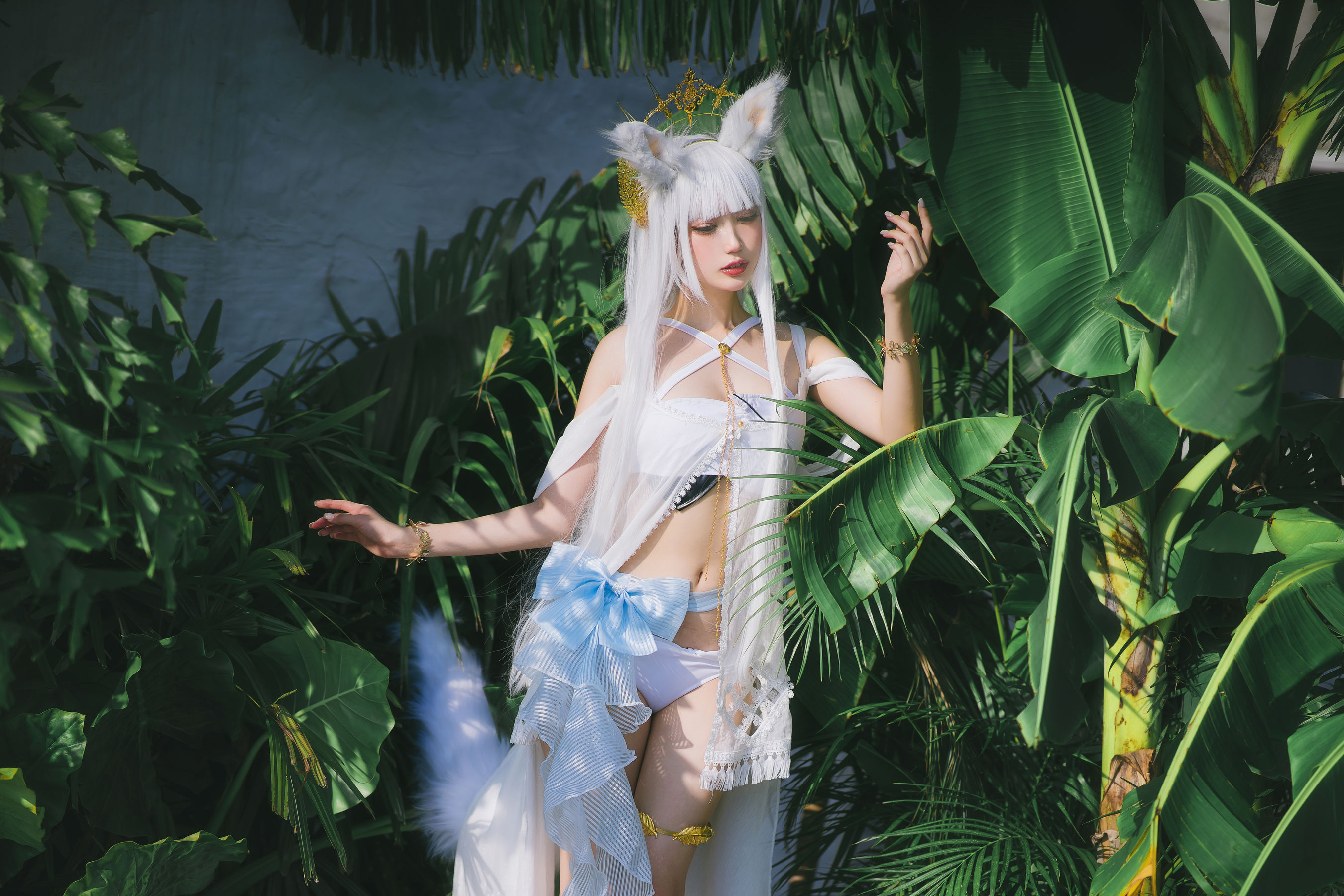 周叽是可爱兔兔 – 白金泳装 [23P] - 秀人网免费无水印在线套图写真