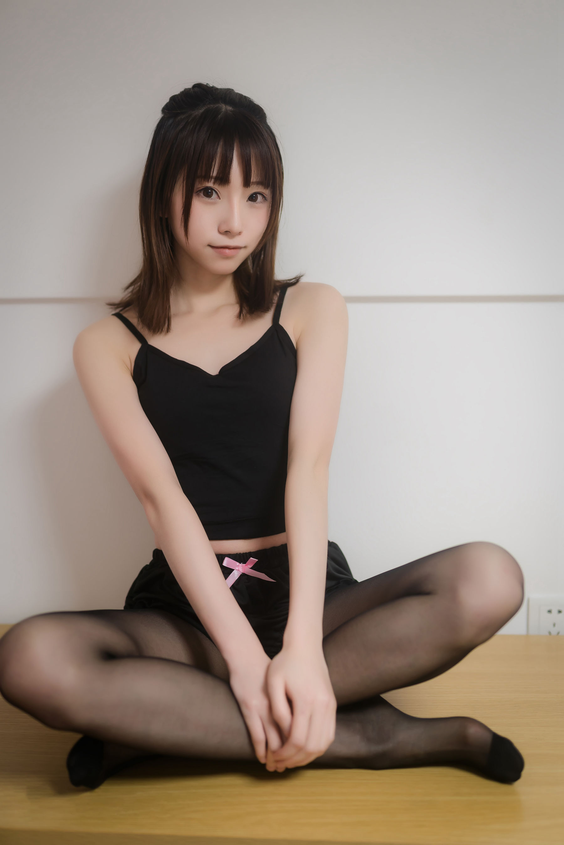 动漫博主Kitaro_绮太郎 – 黑丝套装 [40P] - 秀人网免费无水印在线套图写真