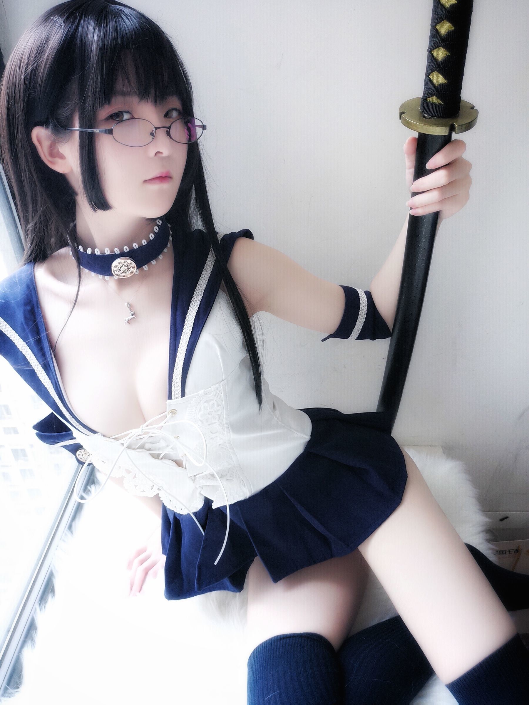 [萝莉COS] 一小央泽 – 武士刀与水手服 [20P] - 秀人网免费无水印在线套图写真
