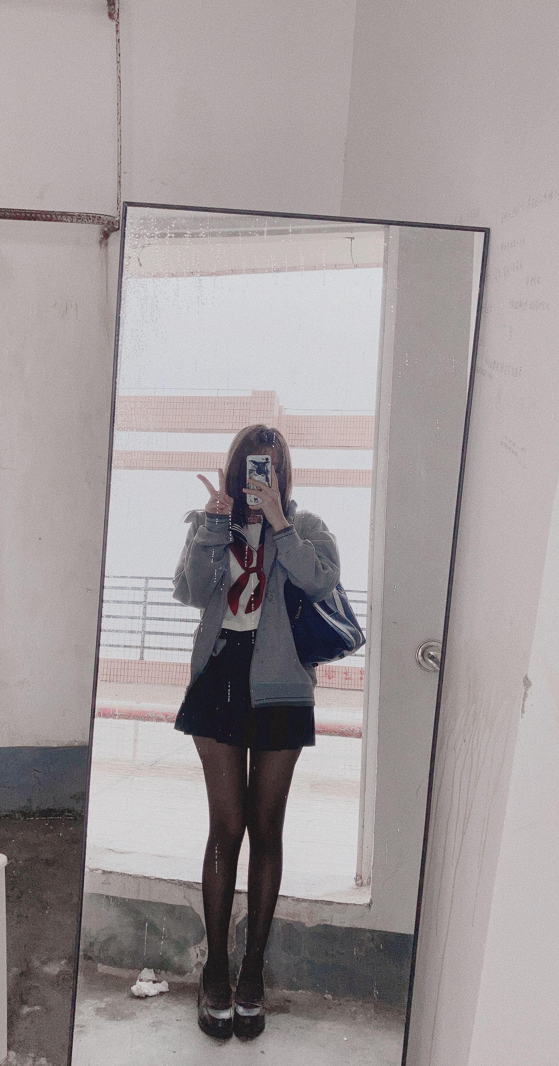 动漫博主柒柒要乖哦 – 天台学姐 [80P] - 秀人网免费无水印在线套图写真