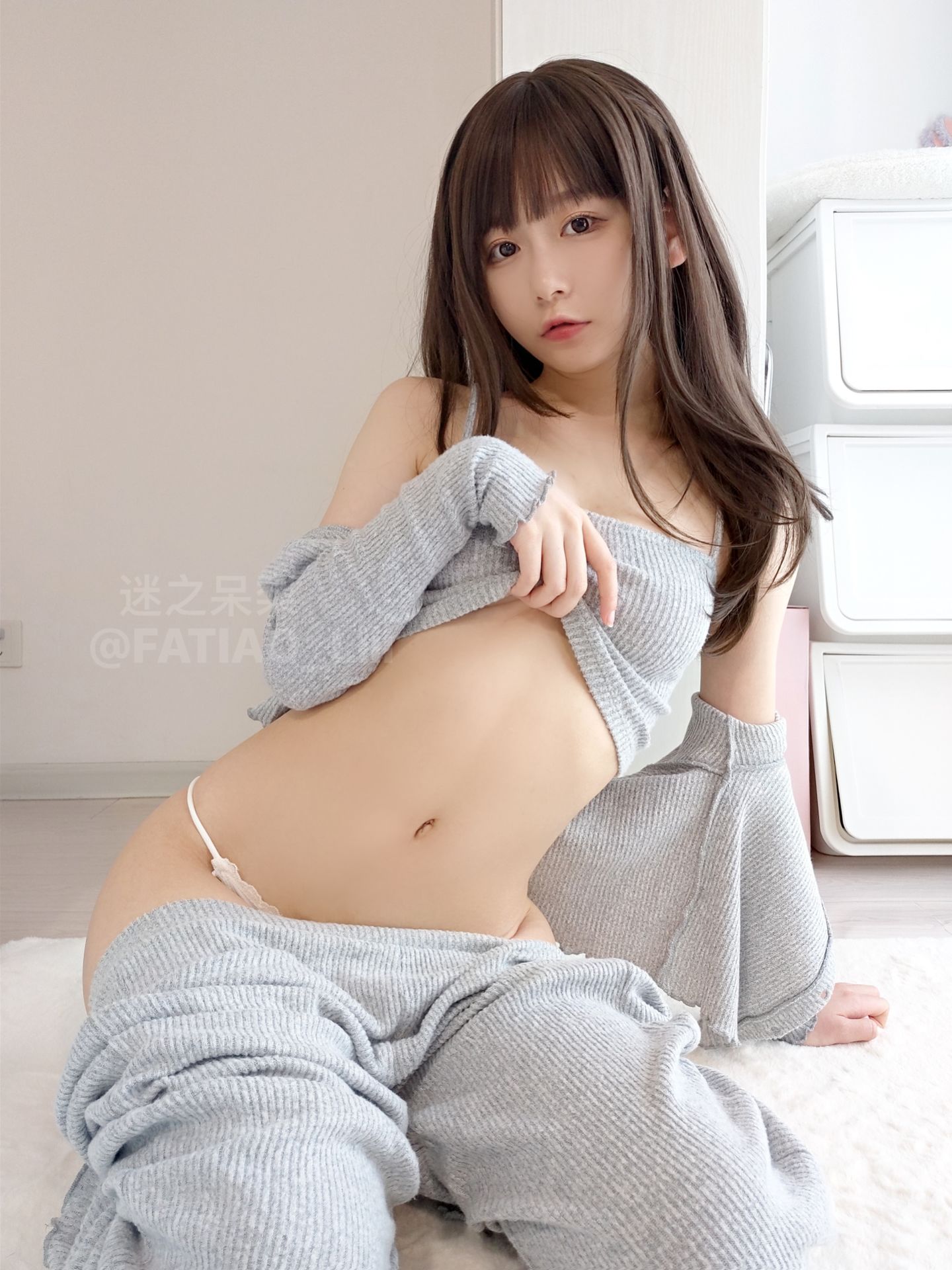 迷之呆梨(发条少女)[fantia] – 部屋着 [20P] - 秀人网免费无水印在线套图写真