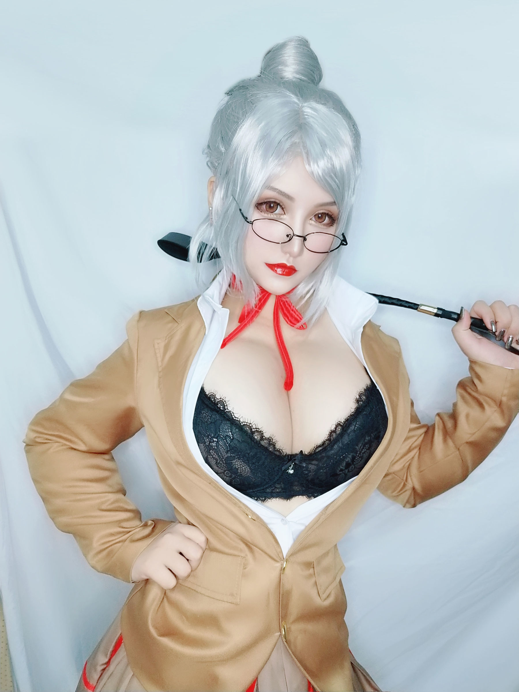 夏鸽鸽不想起床 副会长 [37P] - 秀人网免费无水印在线套图写真