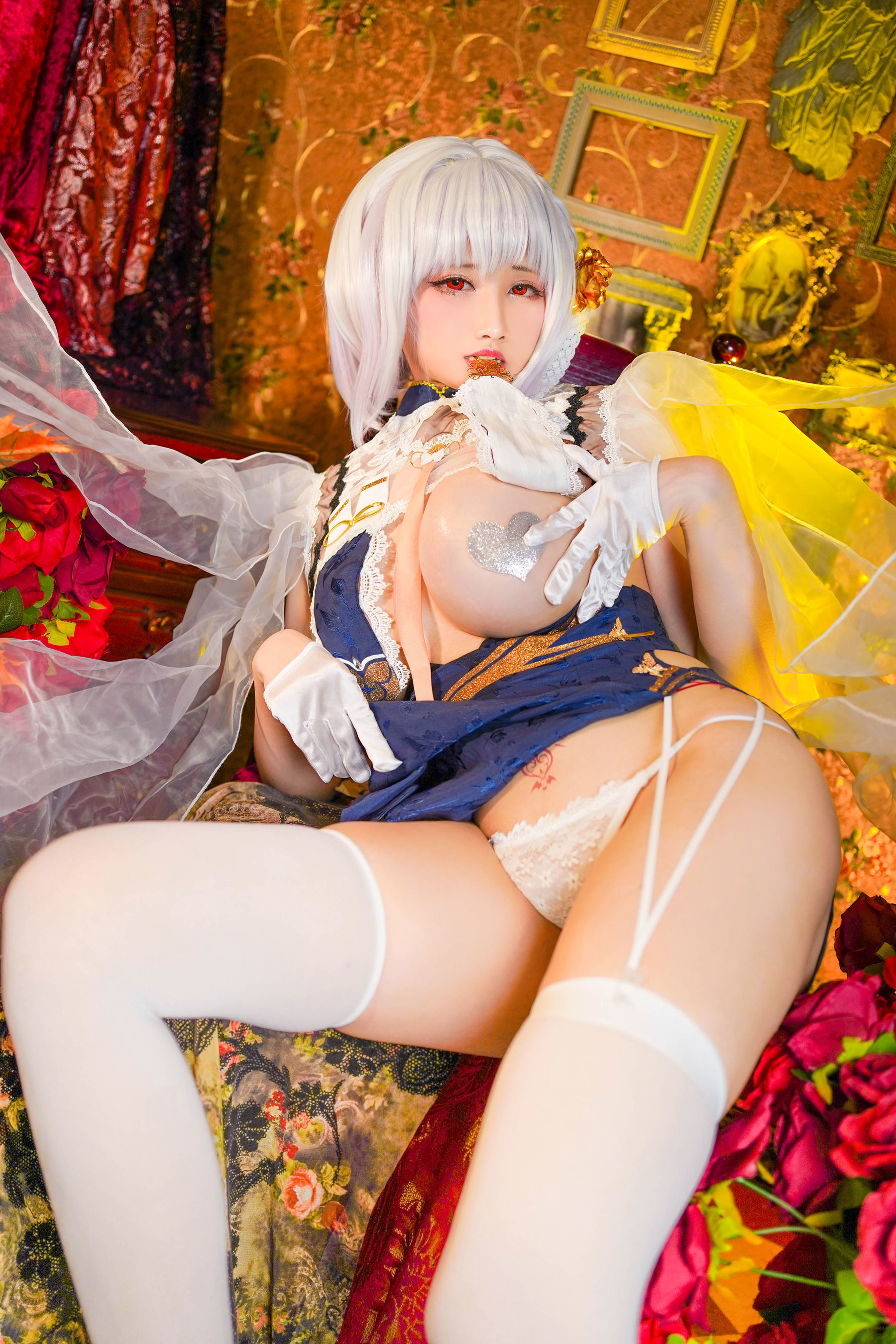 Coser萱-KaYa – 天狼星旗袍 [15P] - 秀人网免费无水印在线套图写真