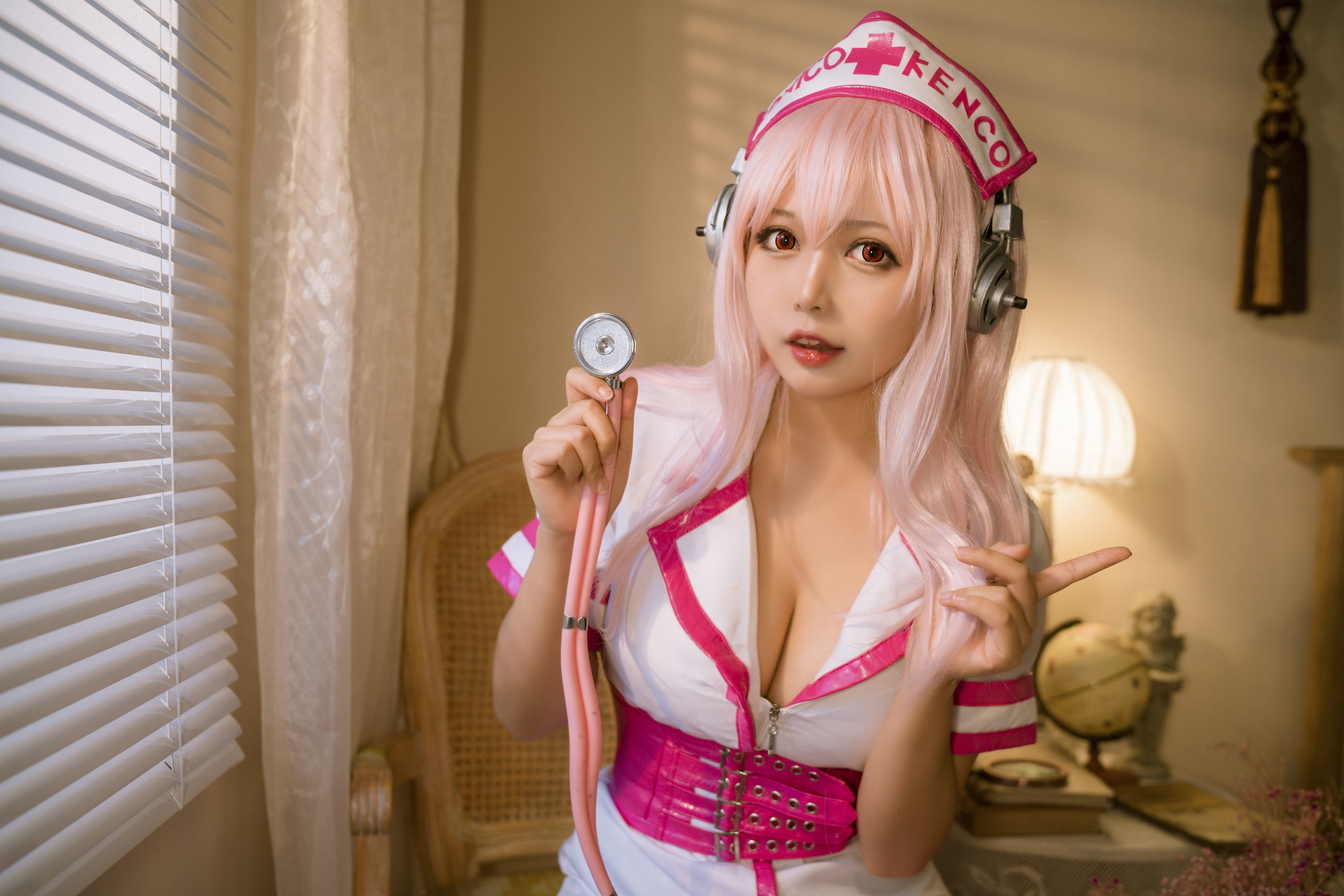 大眼萌妹黑猫猫OvO 索尼子 [16P] - 秀人网免费无水印在线套图写真