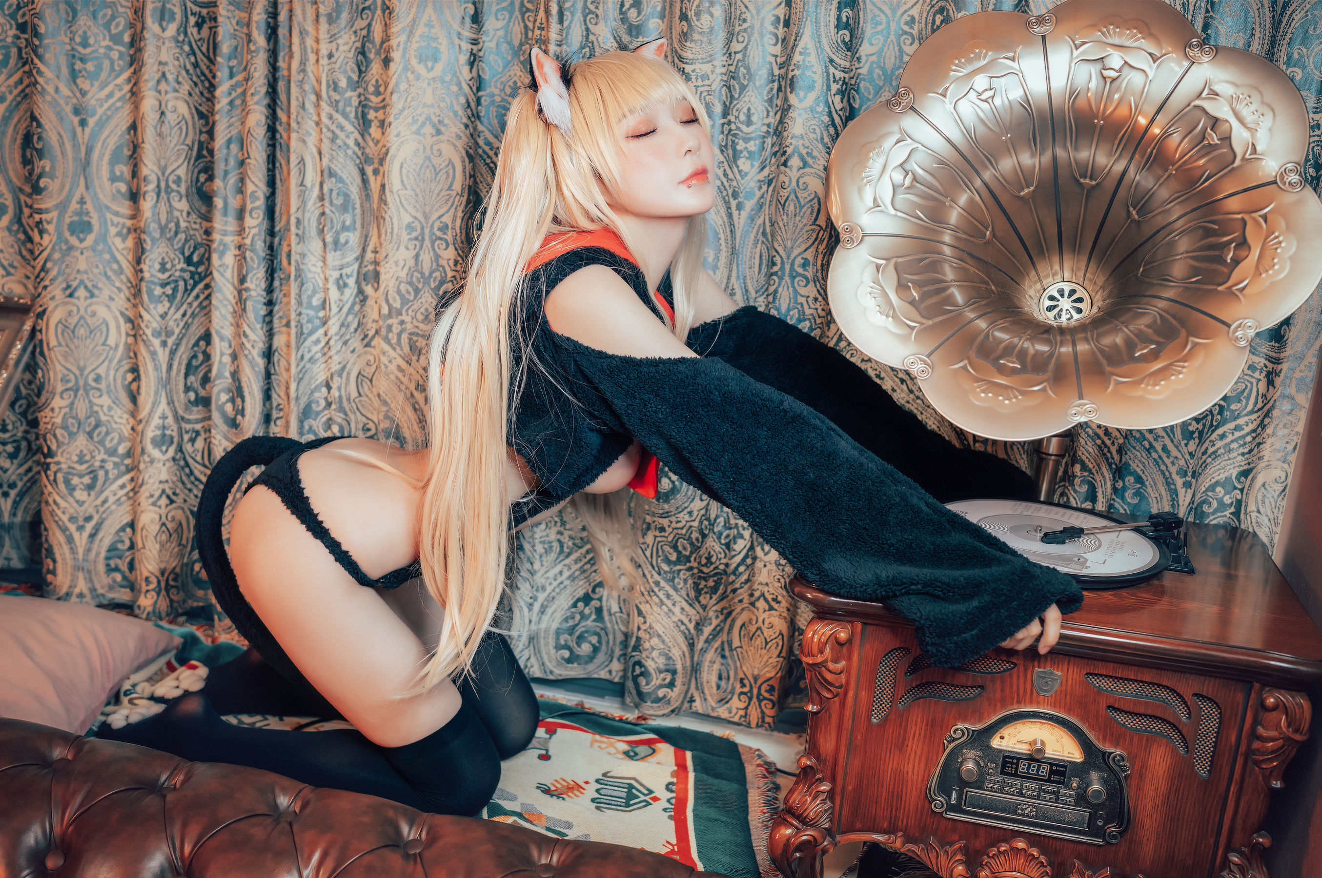 动漫博主阿包也是兔娘 – 小猫咪能有什么坏心眼呢 [19P] - 秀人网免费无水印在线套图写真