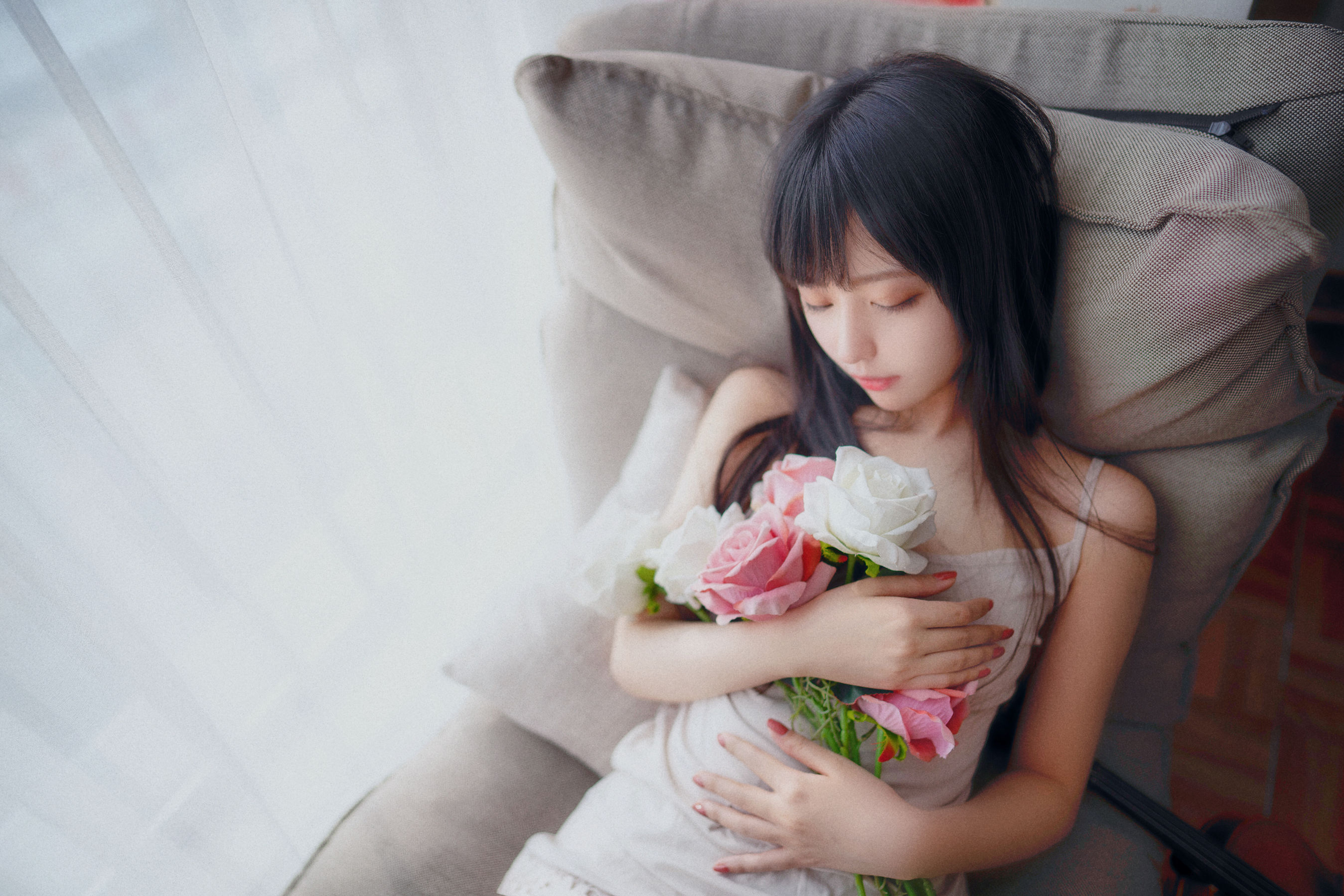 Shika小鹿鹿 – 长发姑娘 [18P] - 秀人网免费无水印在线套图写真