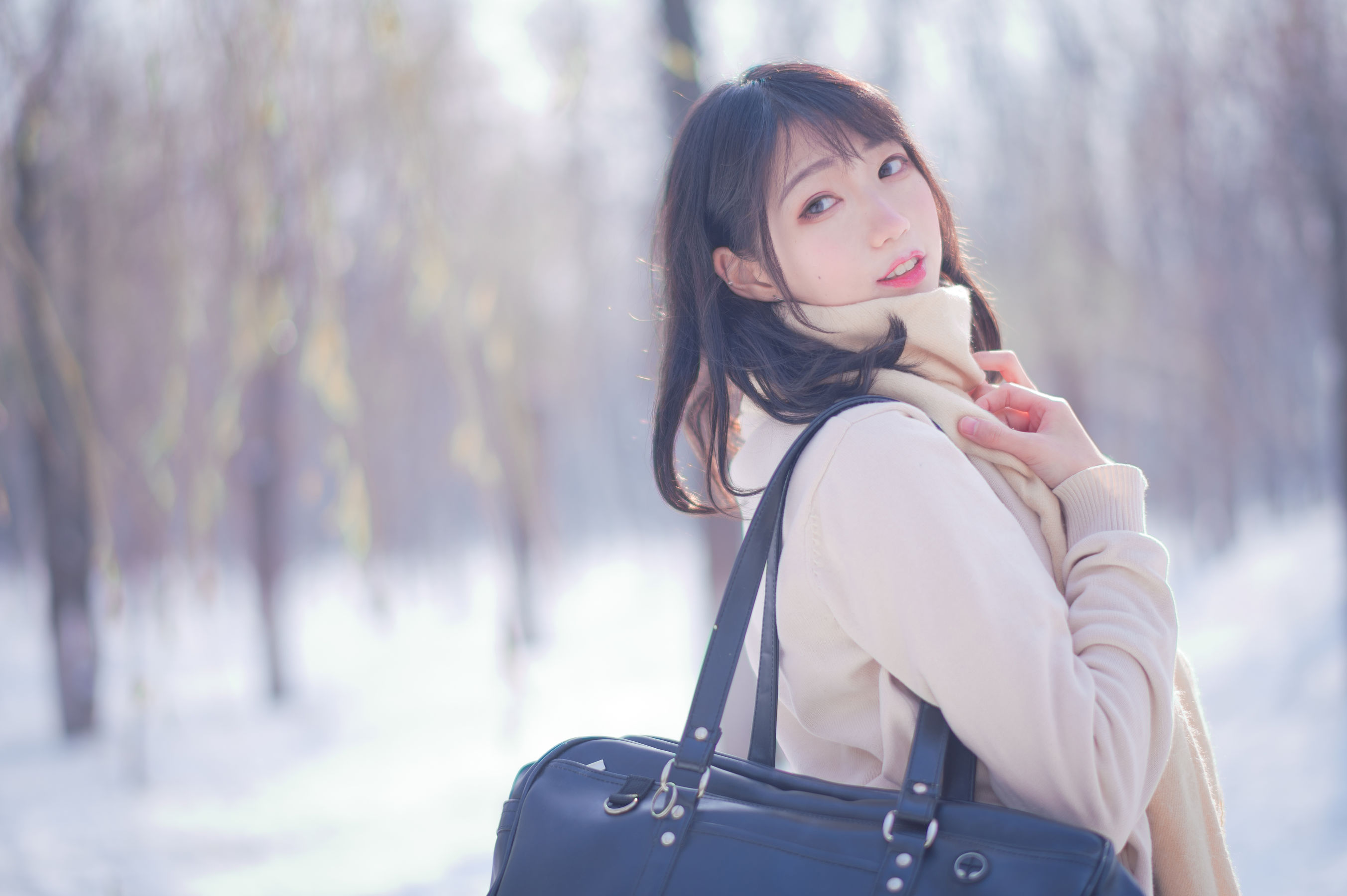 周叽是可爱兔兔 – 雪景JK [15P] - 秀人网免费无水印在线套图写真