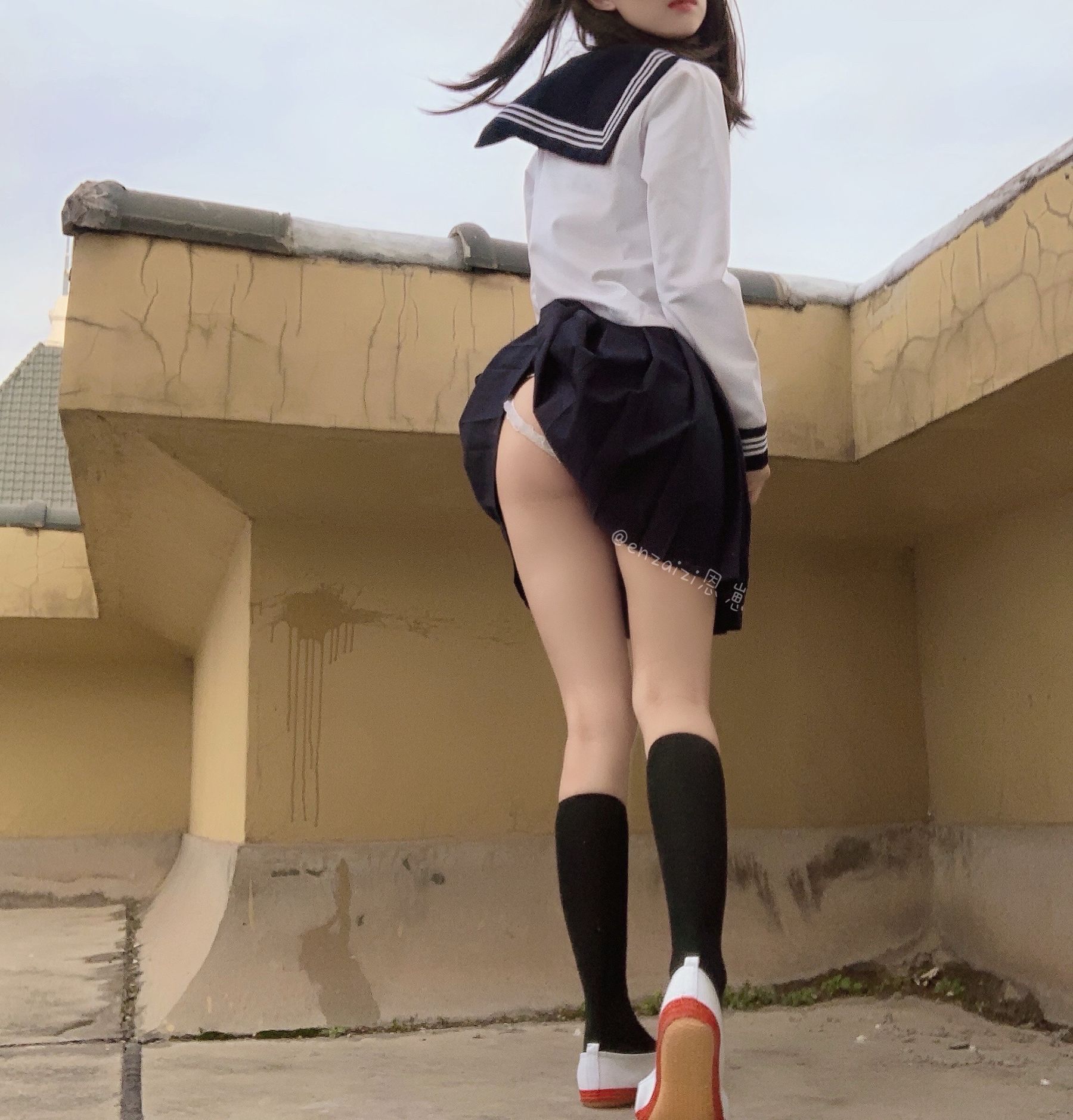 恩崽 – 天台水手服 [123P] - 秀人网免费无水印在线套图写真