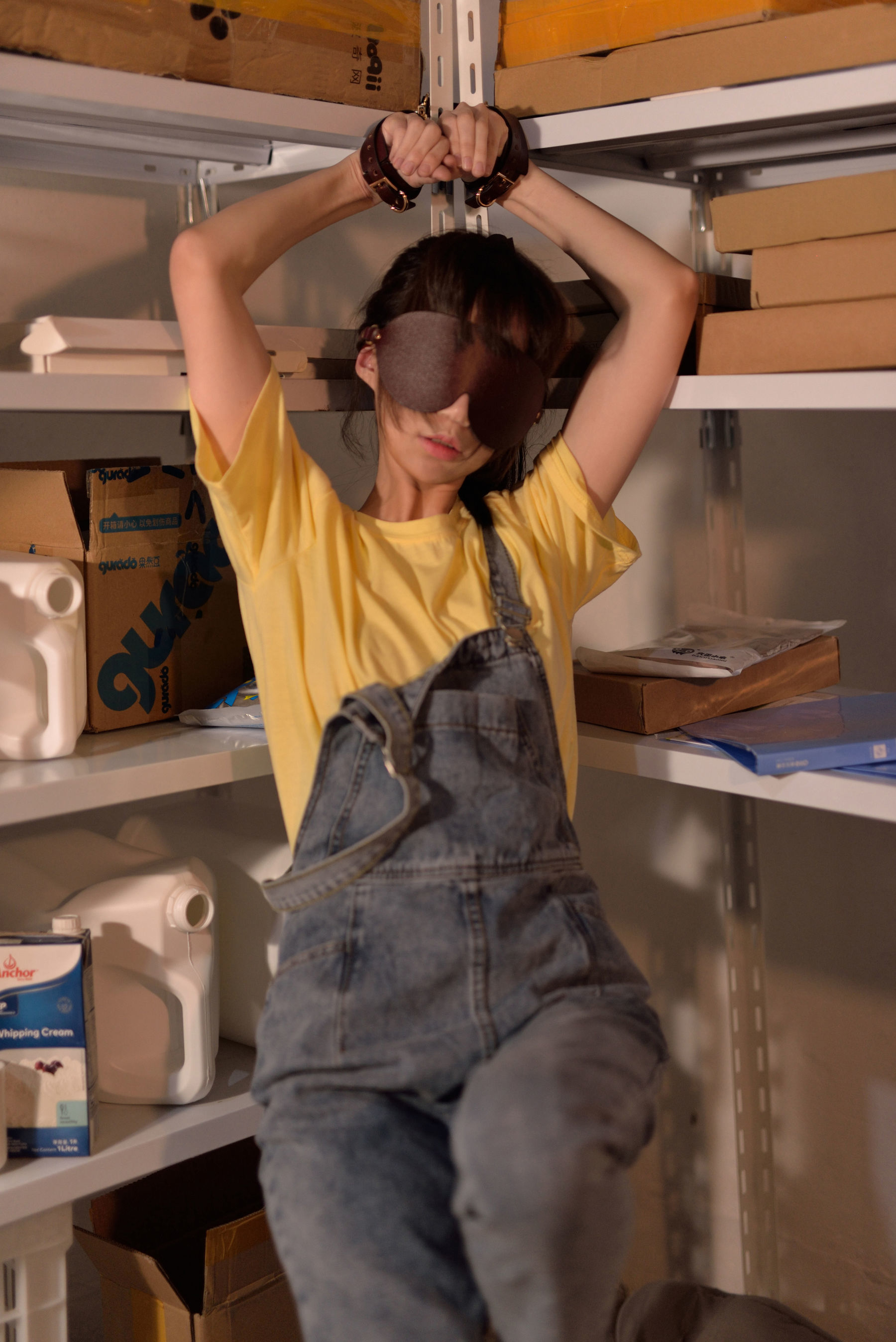 [萝莉COS] NAGISA魔物喵 VOL.10 杂物间 [33P] - 秀人网免费无水印在线套图写真