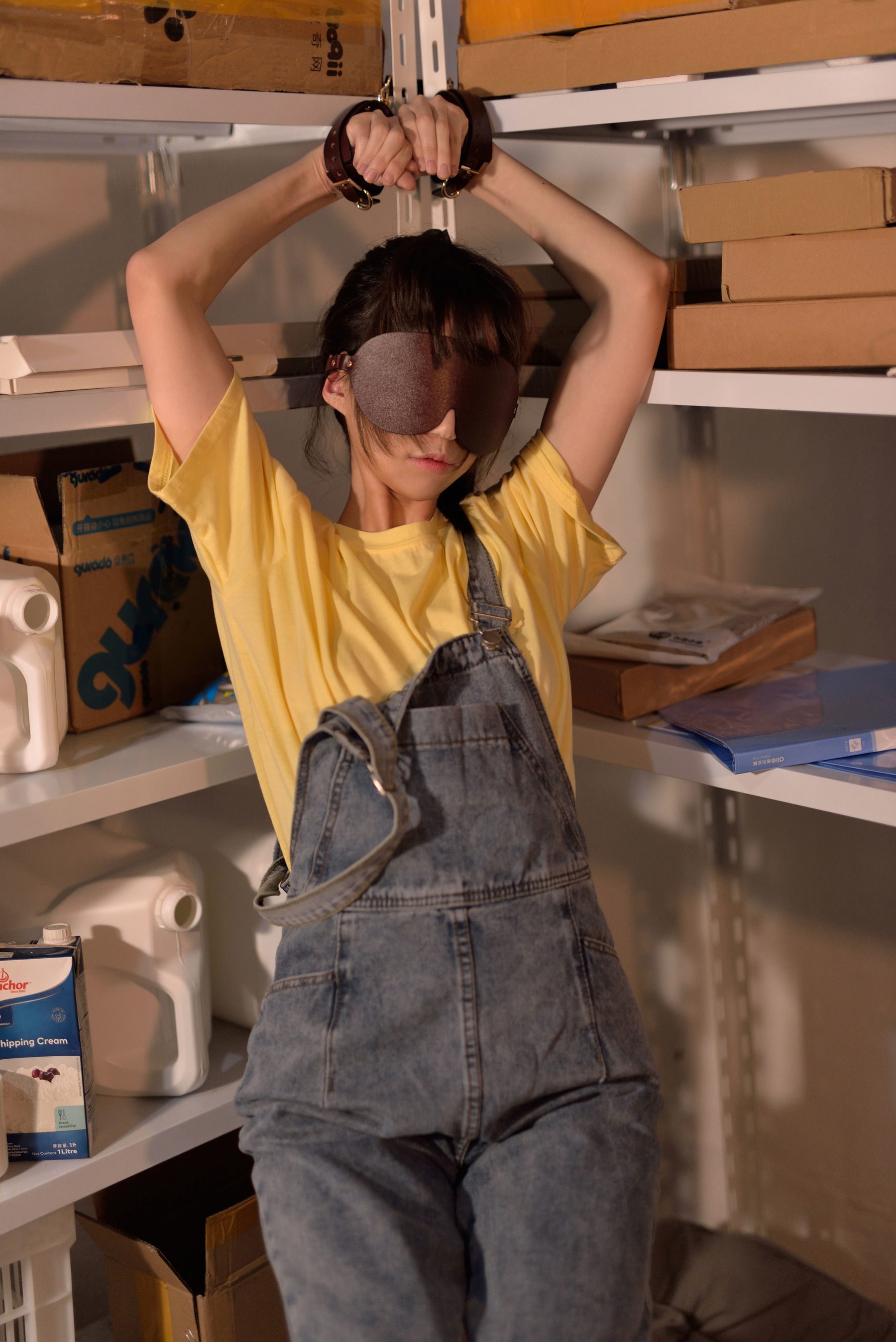 [萝莉COS] NAGISA魔物喵 VOL.10 杂物间 [33P] - 秀人网免费无水印在线套图写真