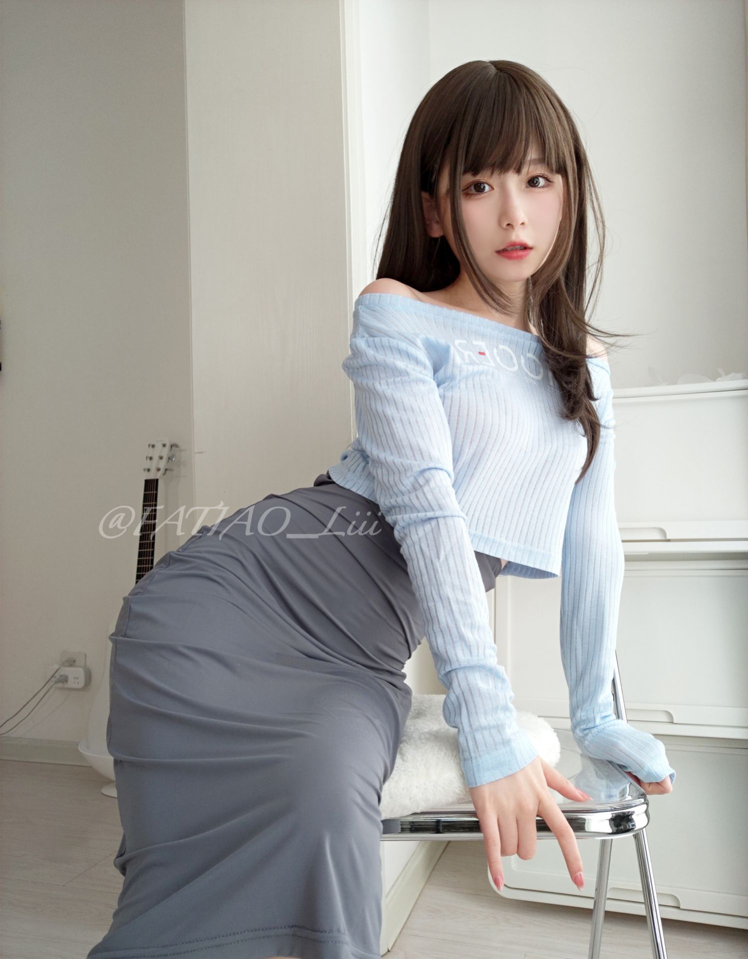 迷之呆梨(发条少女) – 吉他妹妹 [99P] - 秀人网免费无水印在线套图写真