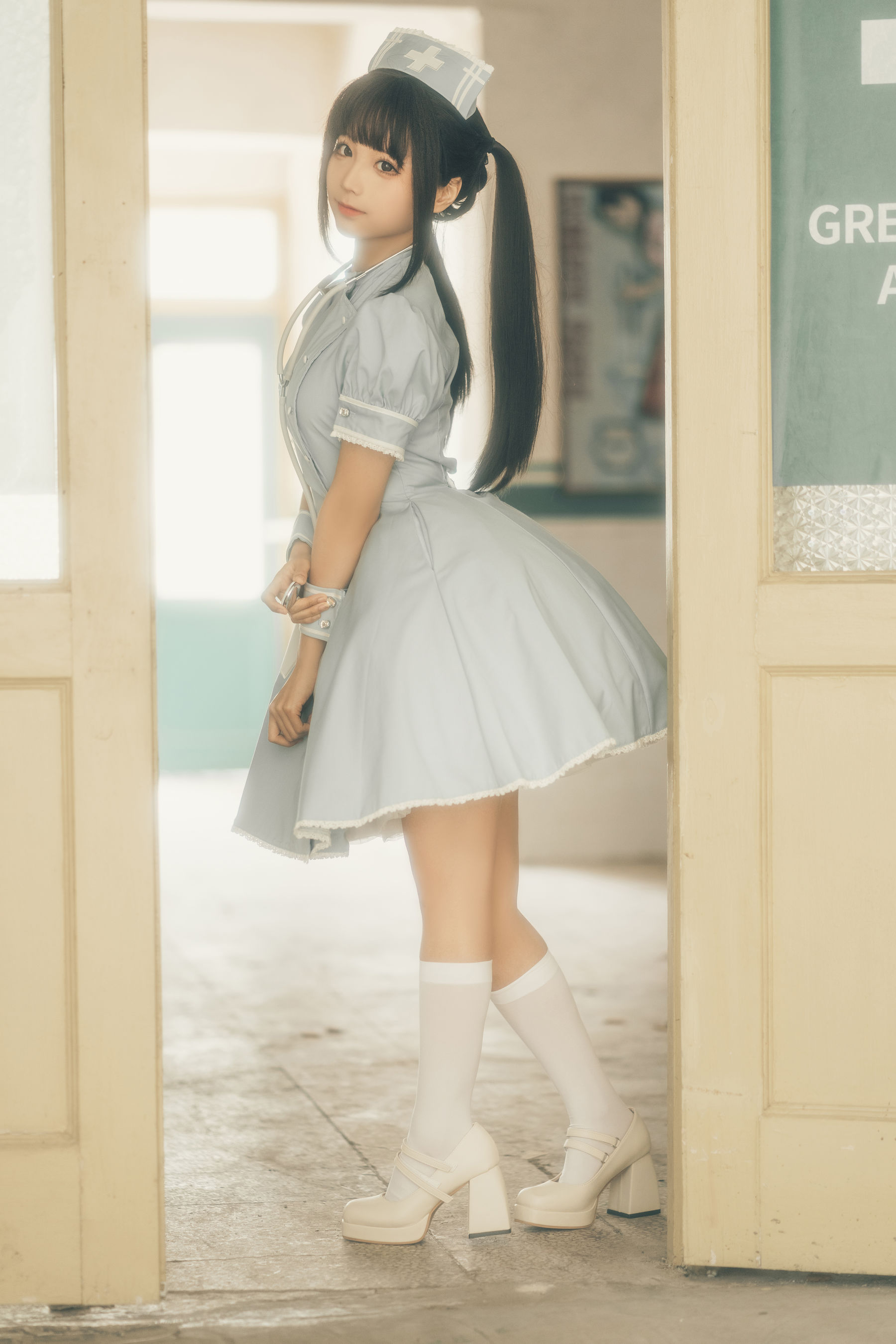 动漫博主蠢沫沫 – 小护士 [118P] - 秀人网免费无水印在线套图写真