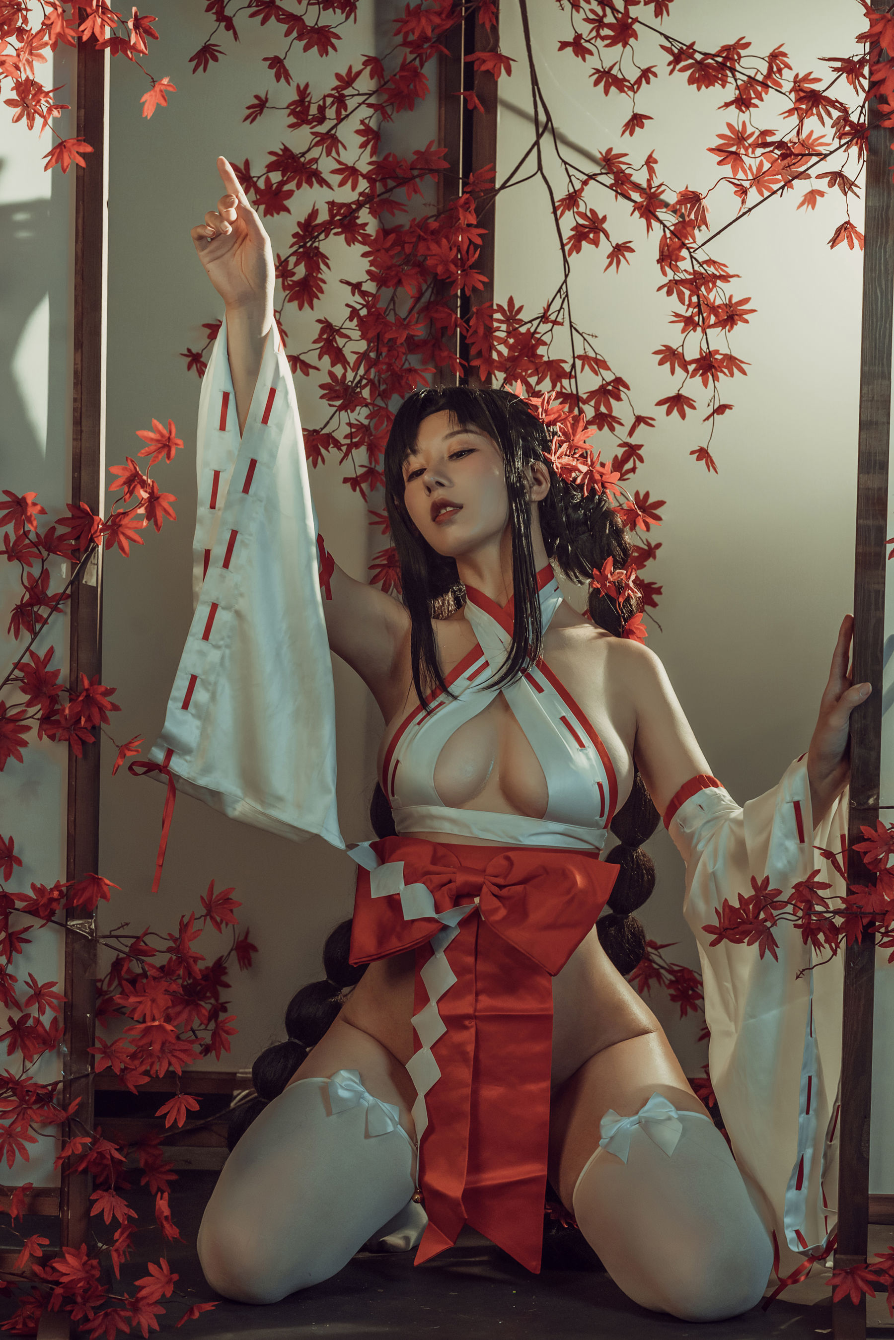 云溪溪 – 奶桃巫女 [43P] - 秀人网免费无水印在线套图写真