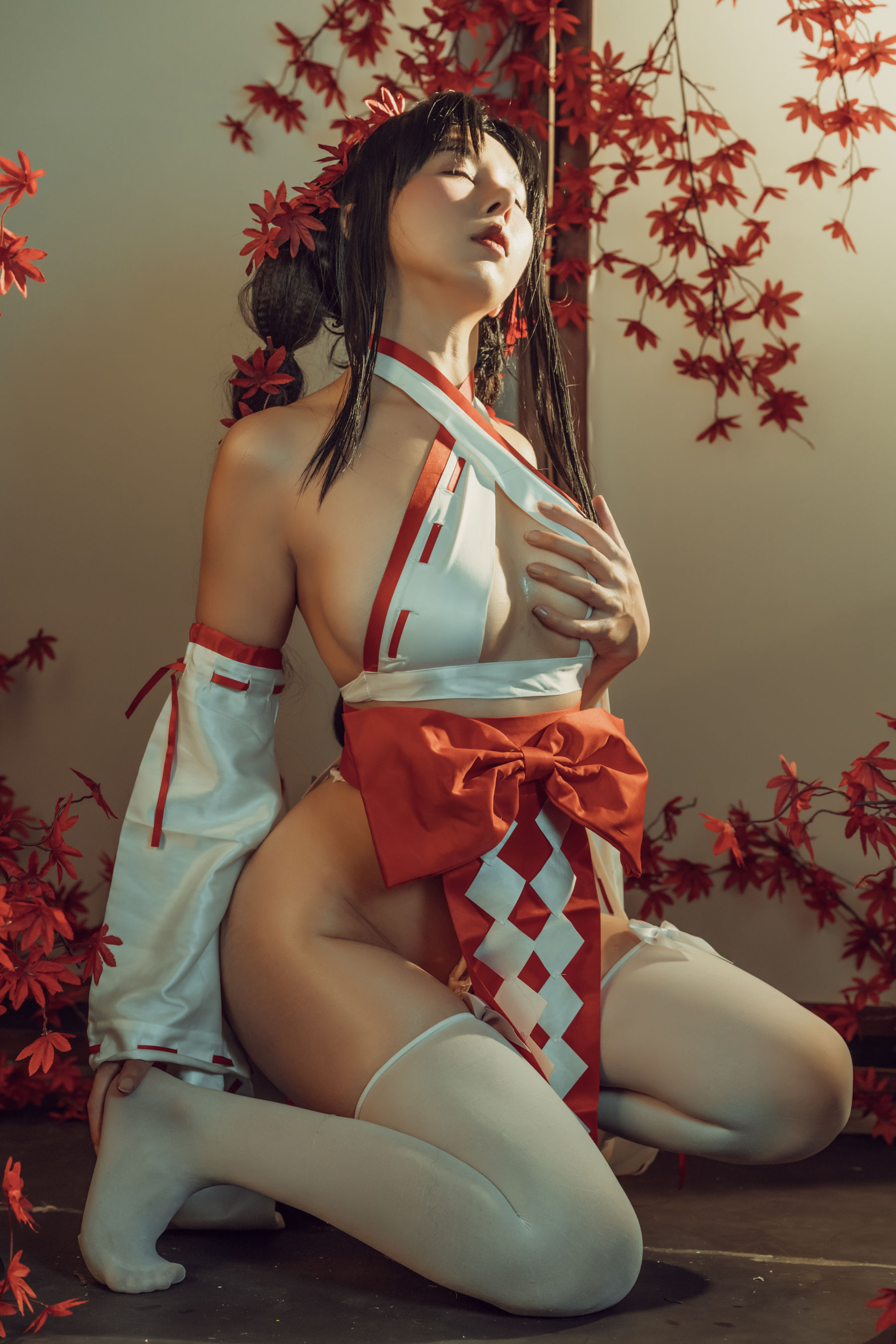 云溪溪 – 奶桃巫女 [43P] - 秀人网免费无水印在线套图写真