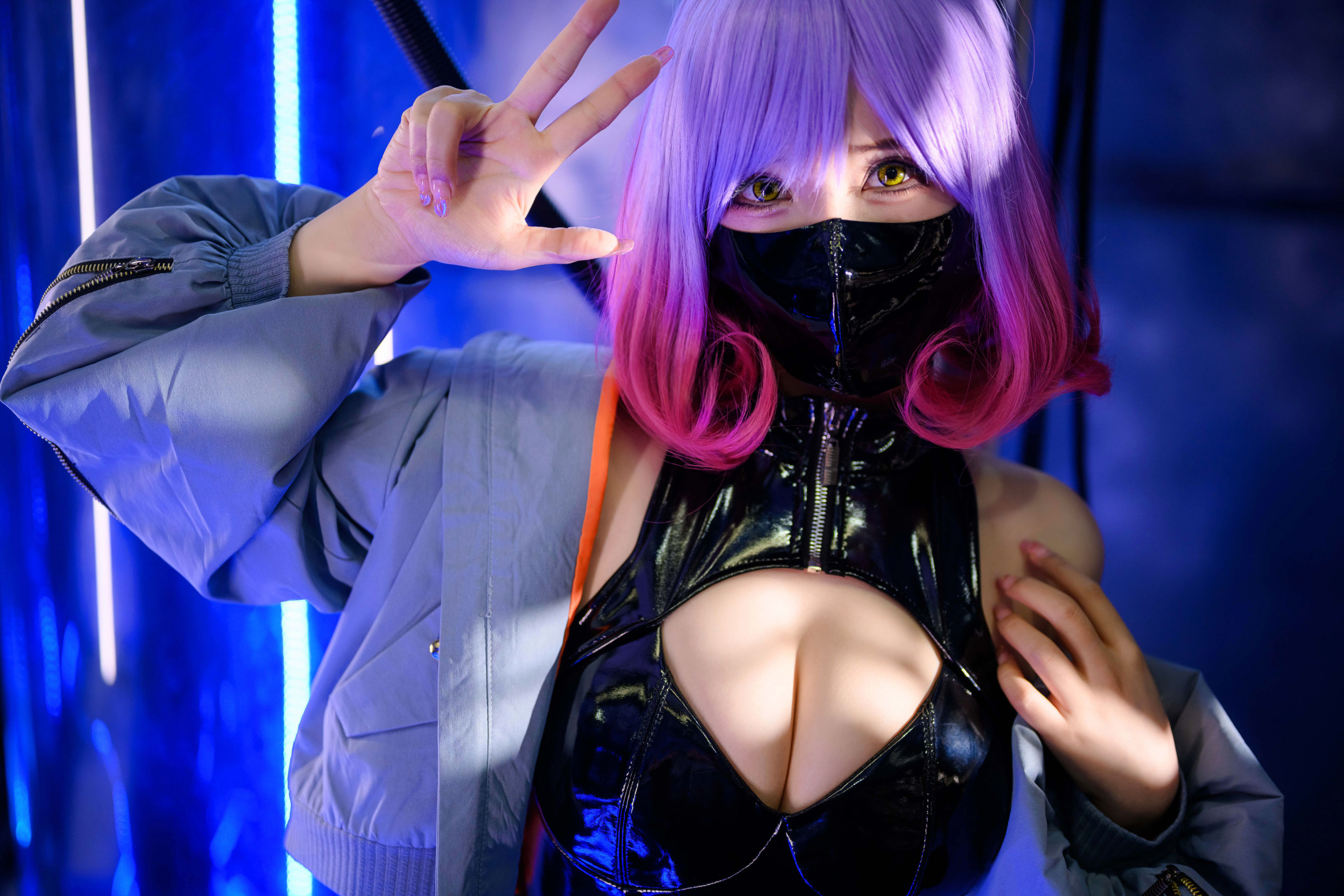 二次元妹子抱走莫子aa LUNA [49P] - 秀人网免费无水印在线套图写真