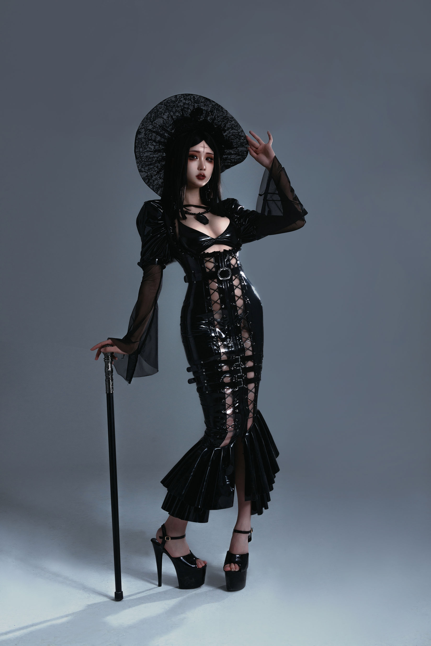 瓦斯塔亚小龙虾 – 魔女莉莉丝 [21P] - 秀人网免费无水印在线套图写真