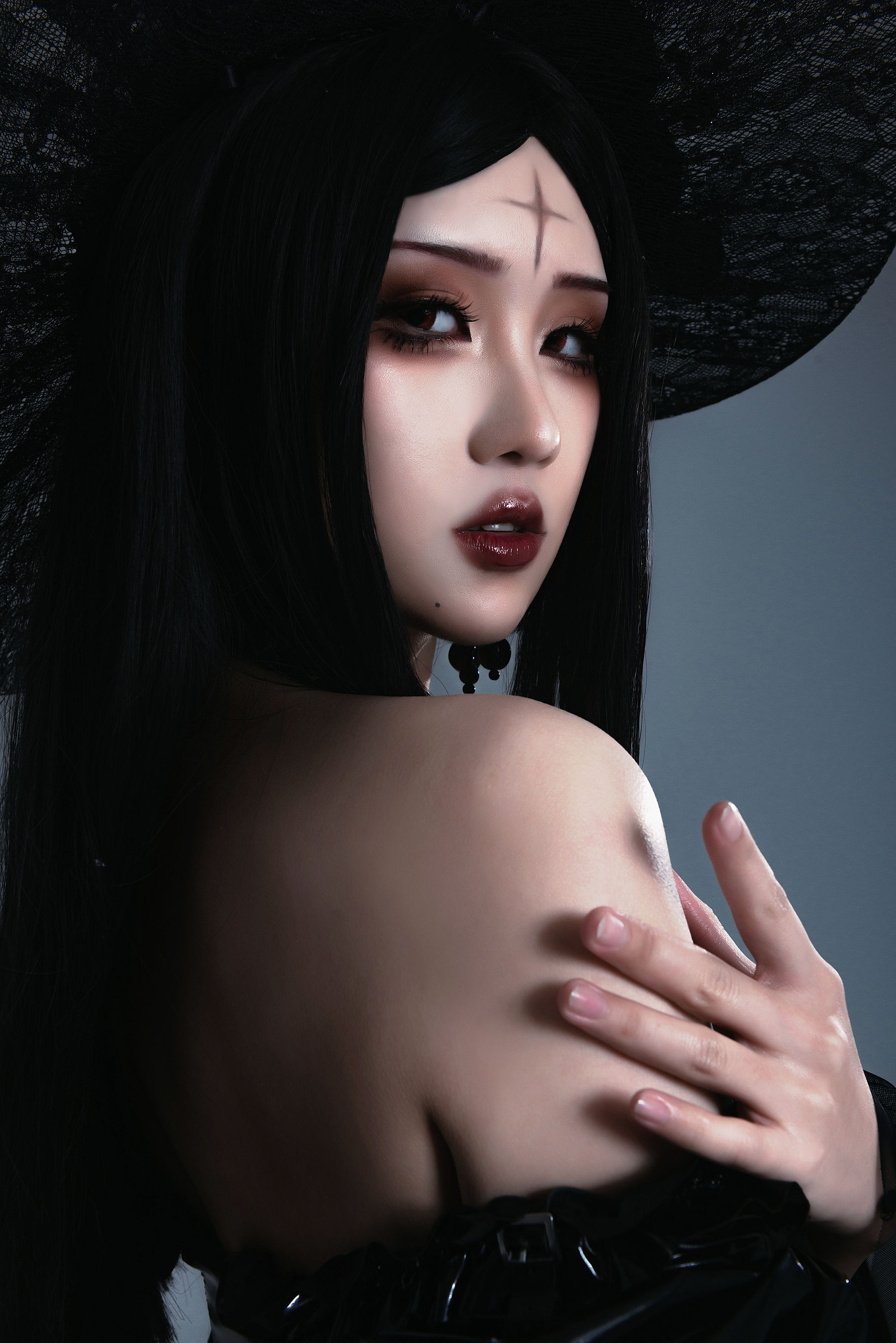 瓦斯塔亚小龙虾 – 魔女莉莉丝 [21P] - 秀人网免费无水印在线套图写真