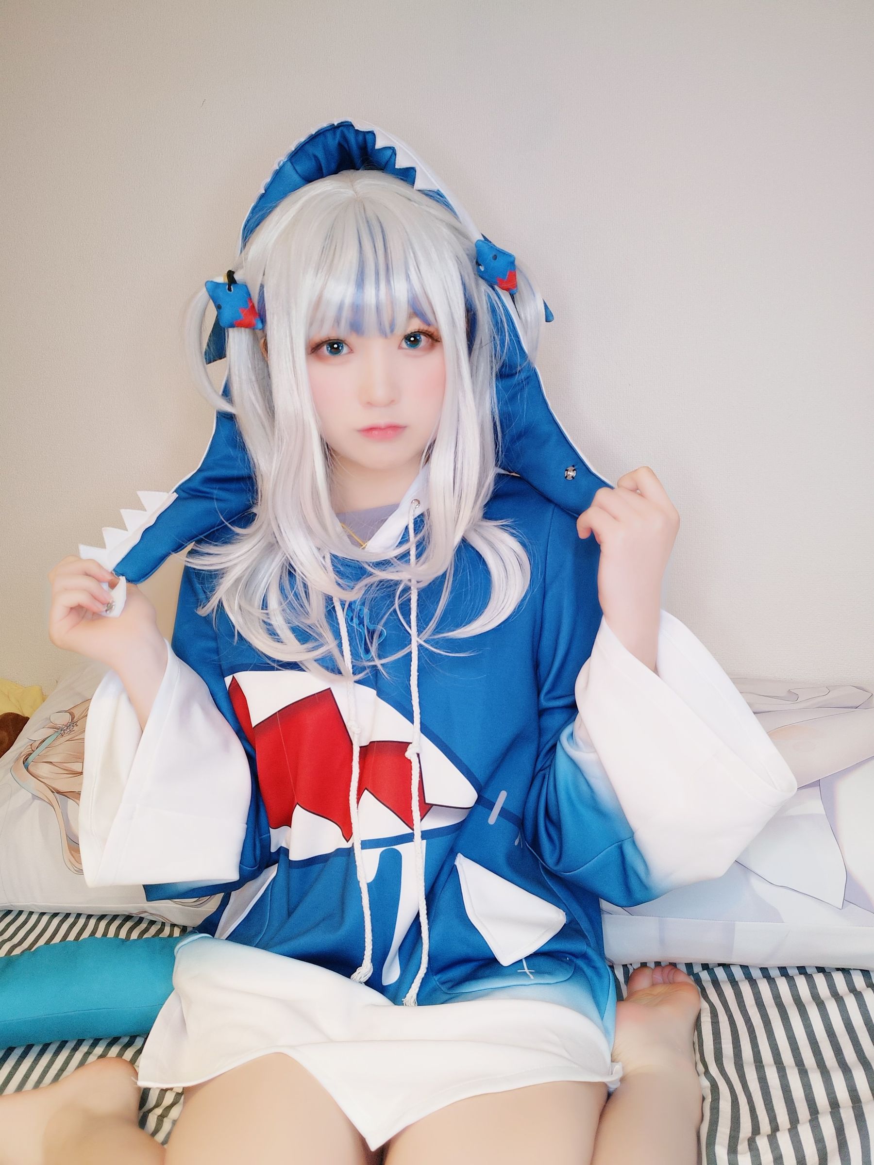 Yuki亭 – Gawer gura cosplay [14P] - 秀人网免费无水印在线套图写真