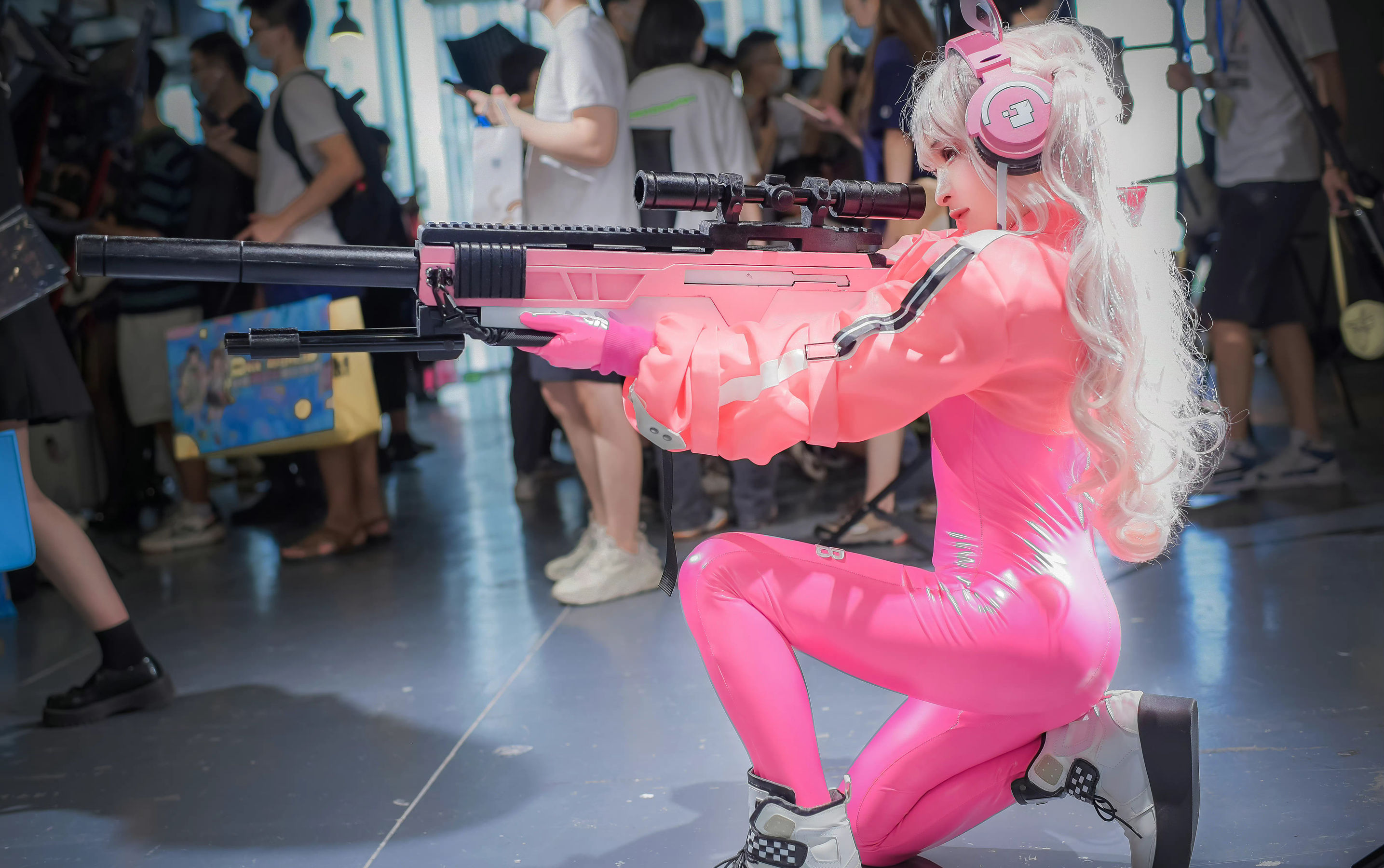 动漫博主九九八XY – 萤火虫漫展 NIKKE 胜利女神 爱丽丝 [18P] - 秀人网免费无水印在线套图写真