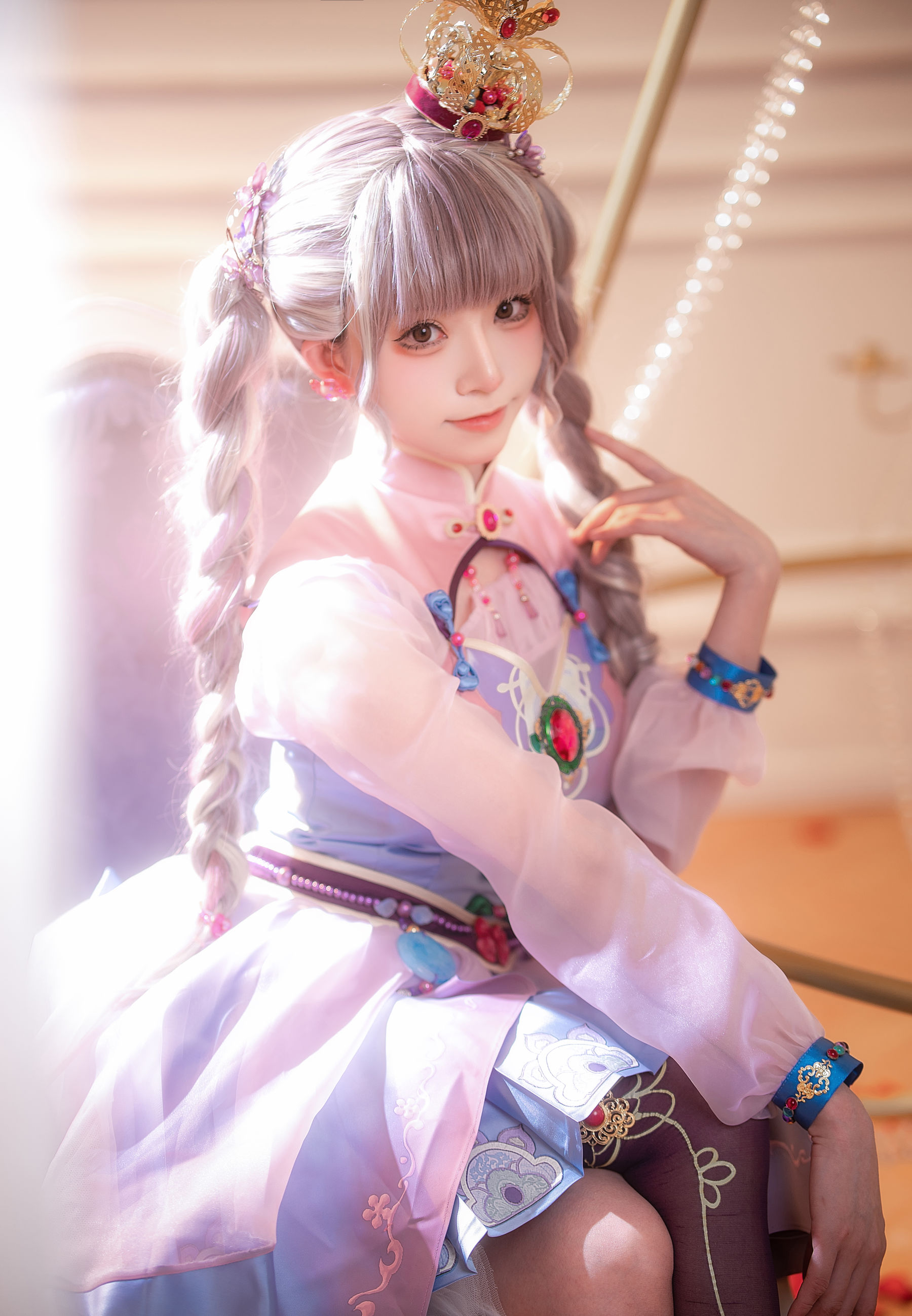 动漫博主Kitaro_绮太郎 – 甜皇后 [18P] - 秀人网免费无水印在线套图写真