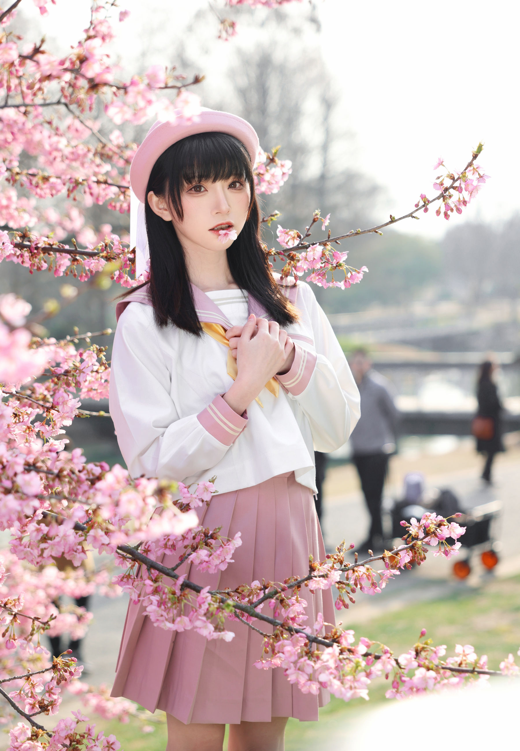 动漫博主Kitaro_绮太郎 – 樱花 [18P] - 秀人网免费无水印在线套图写真