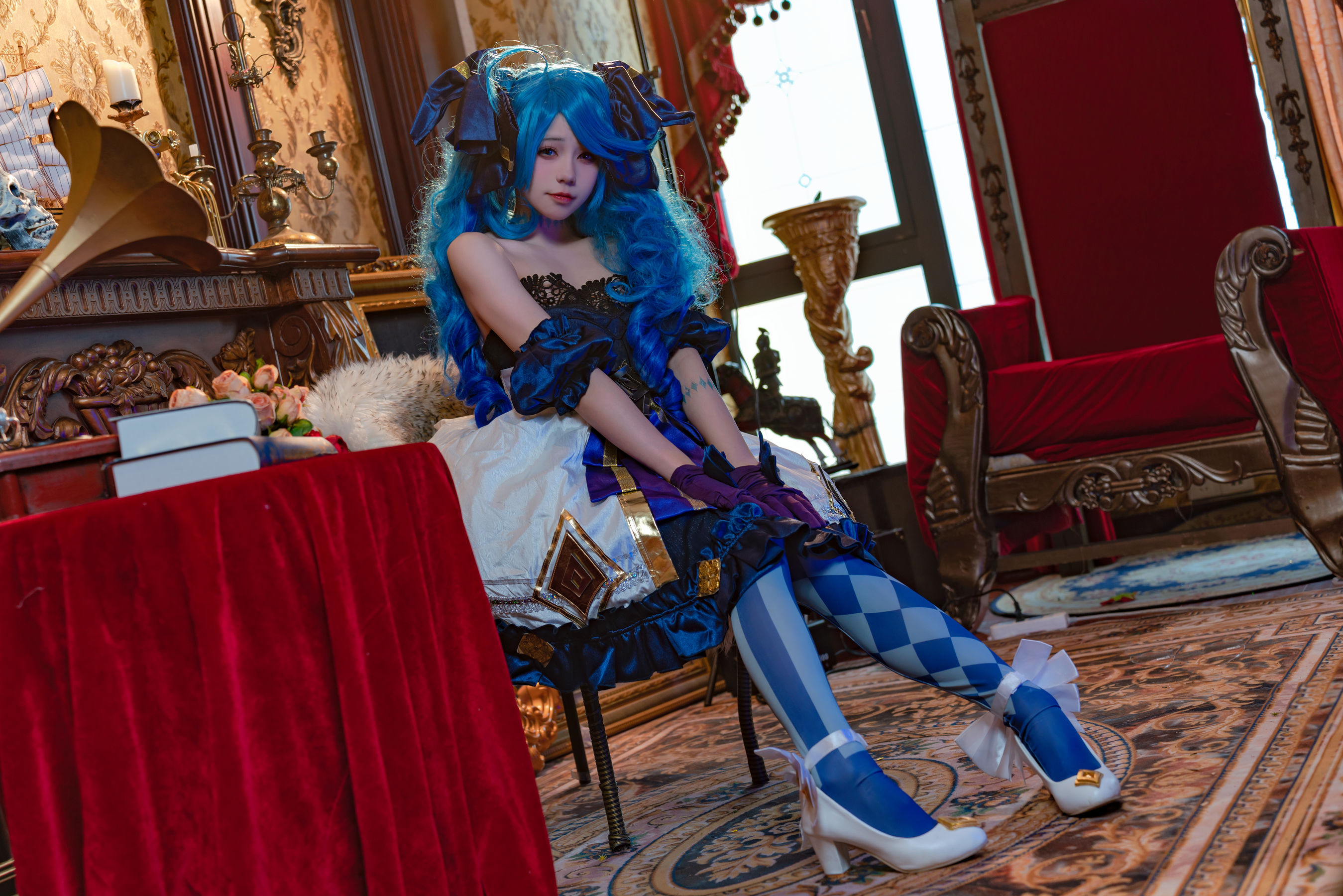 咬一口兔娘 – 兔兔班车 格温 [38P] - 秀人网免费无水印在线套图写真