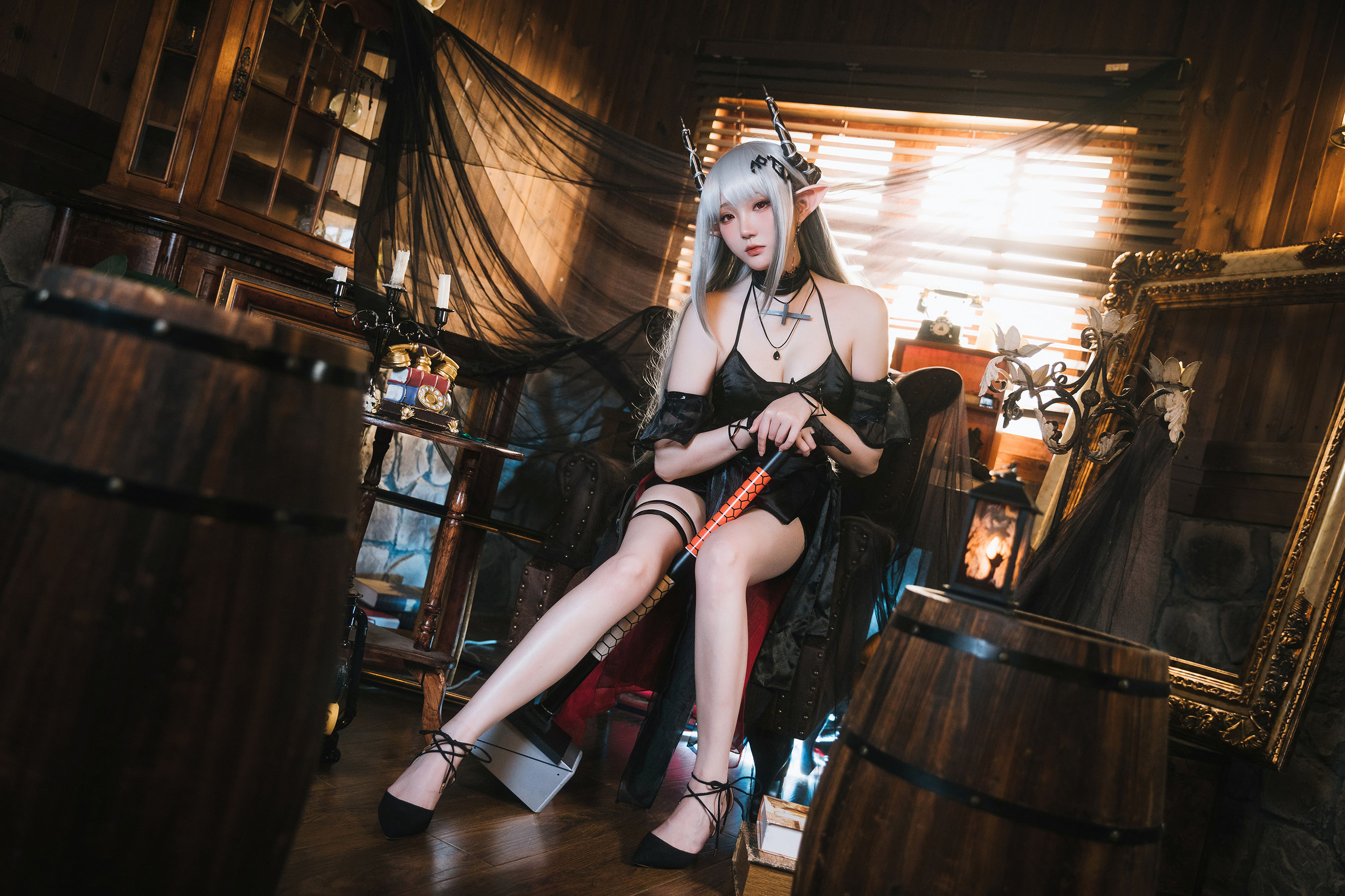 Coser瓜希酱福利 – 明日方舟 泥岩音律联觉 零号特工 [25P] - 秀人网免费无水印在线套图写真