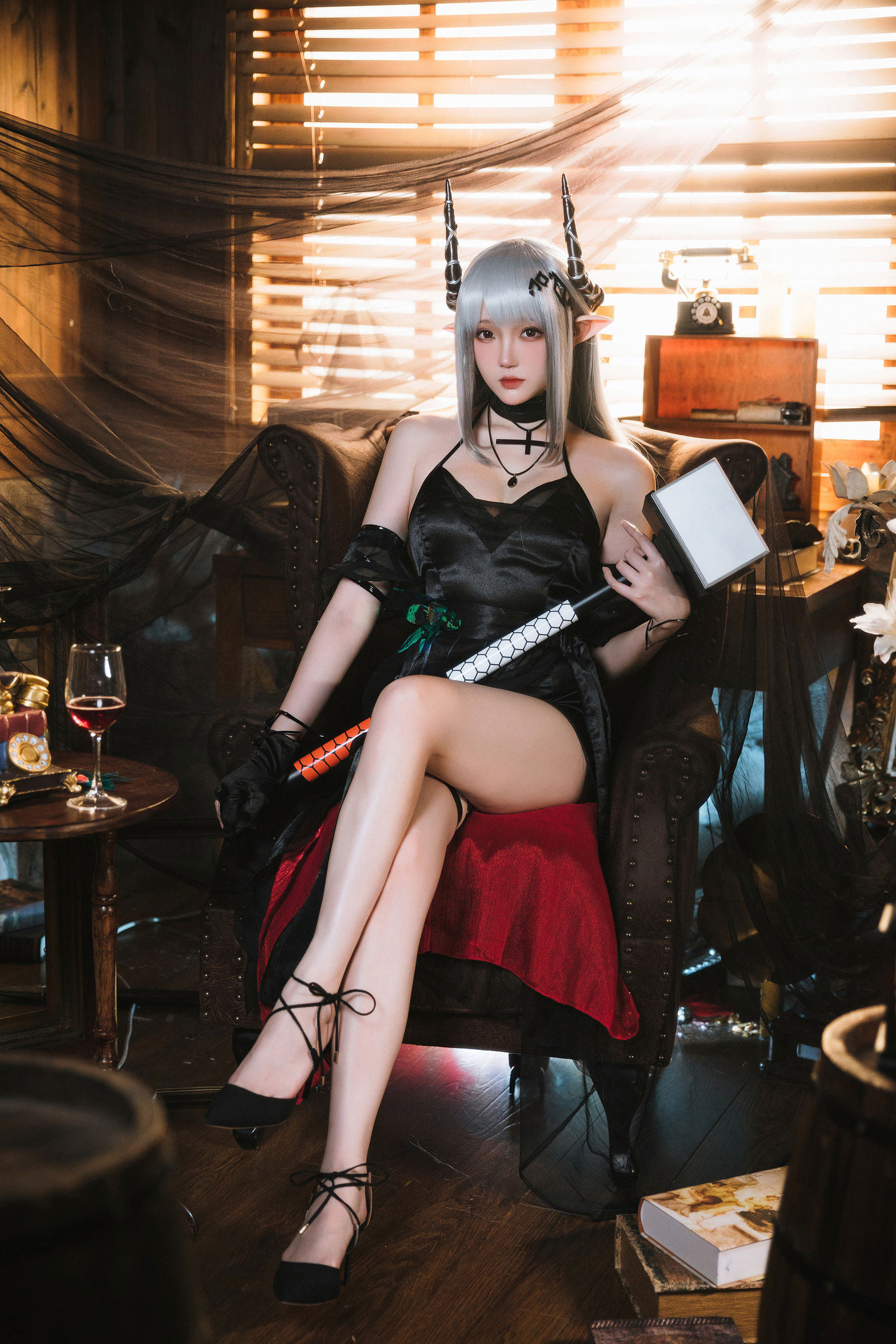 Coser瓜希酱福利 – 明日方舟 泥岩音律联觉 零号特工 [25P] - 秀人网免费无水印在线套图写真