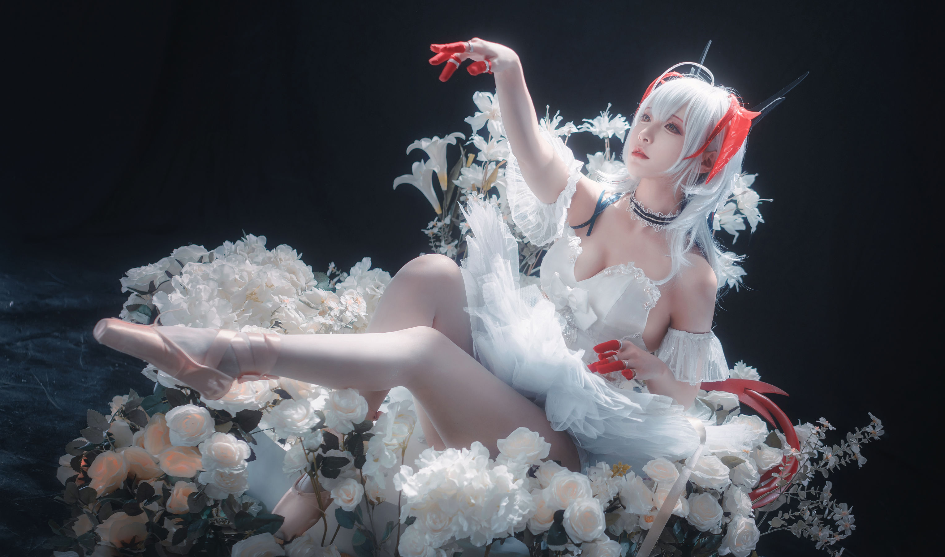 动漫博主铁板烧鬼舞w – 明日方舟 芭蕾 [18P] - 秀人网免费无水印在线套图写真