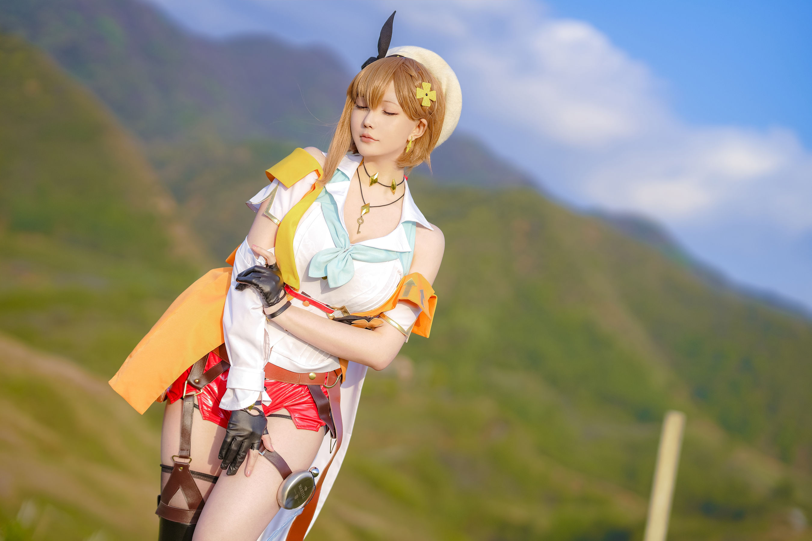 Coser小姐姐星之迟迟 – 莱莎的炼金工坊 [38P] - 秀人网免费无水印在线套图写真