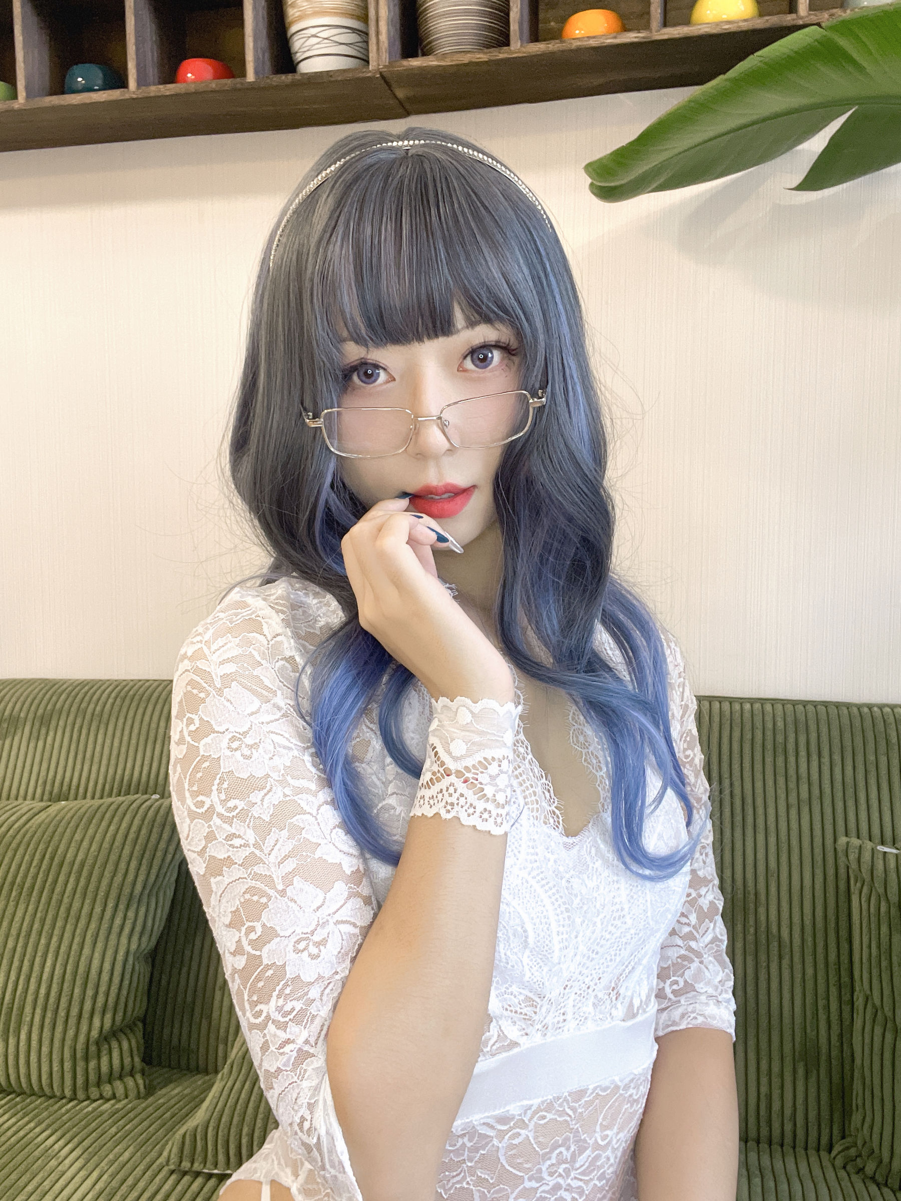 动漫博主Money冷冷 – 白蕾丝长裙 [73P] - 秀人网免费无水印在线套图写真