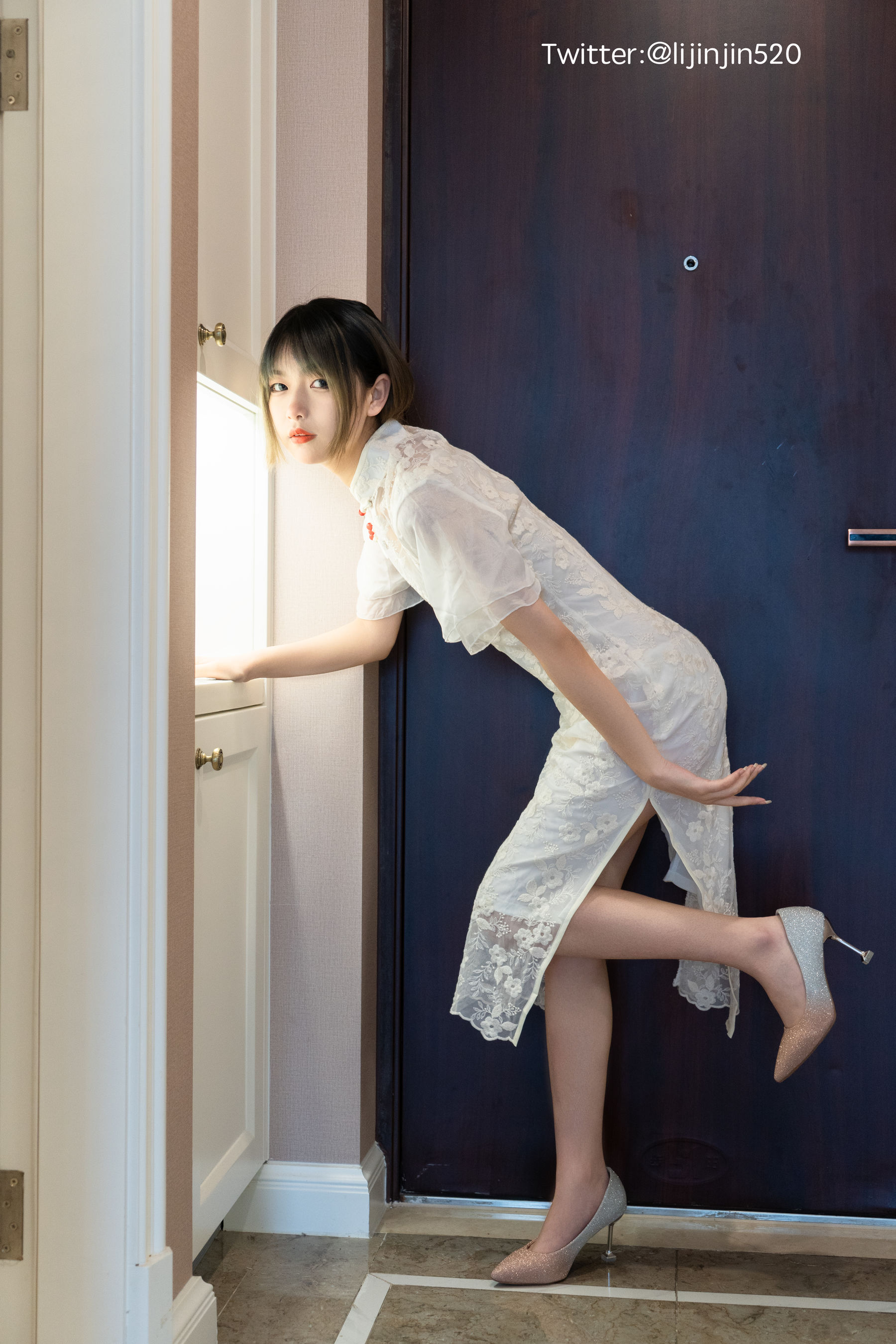 梨瑾瑾 – 改良旗袍 [20P] - 秀人网免费无水印在线套图写真