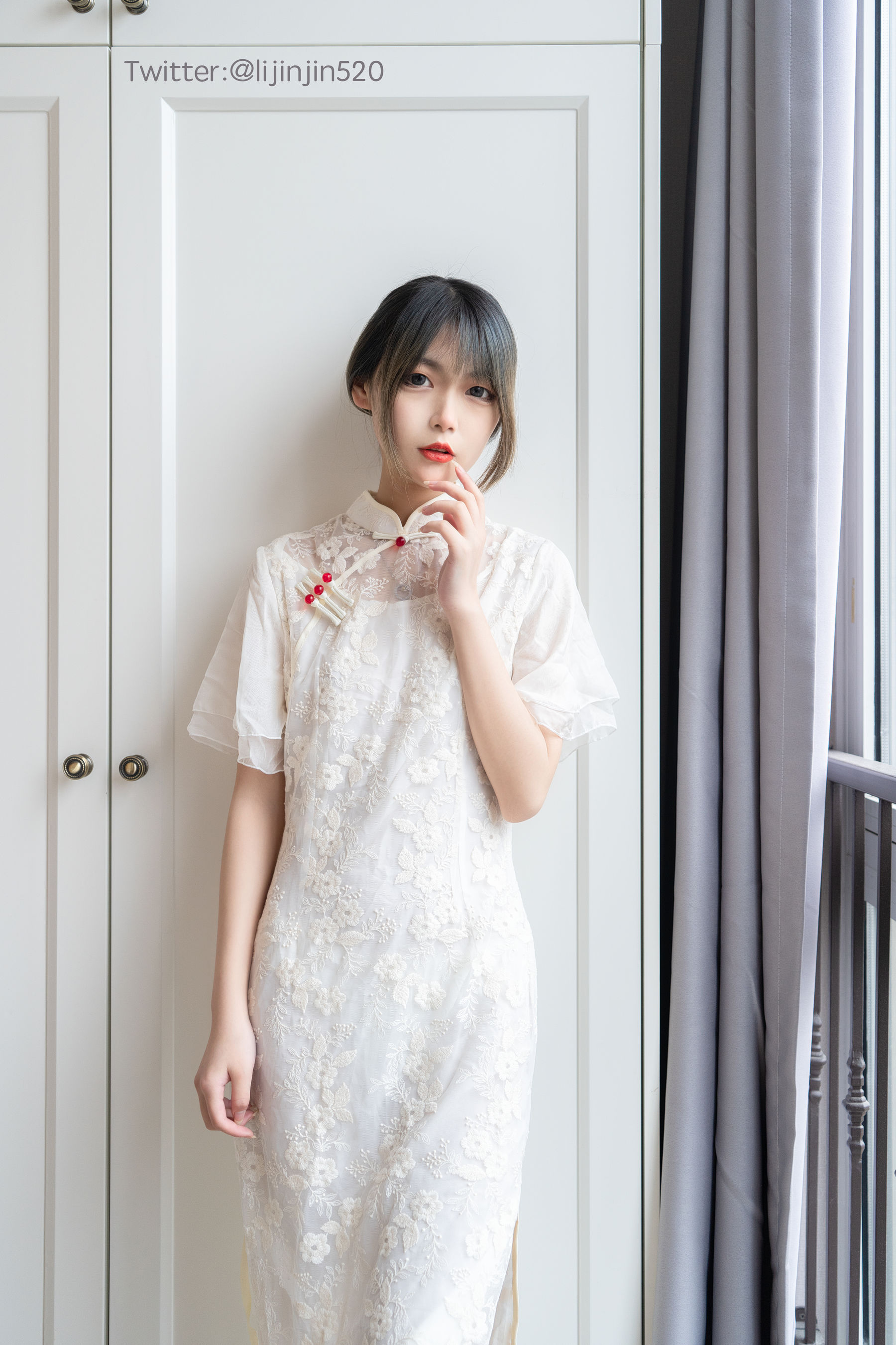 梨瑾瑾 – 改良旗袍 [20P] - 秀人网免费无水印在线套图写真