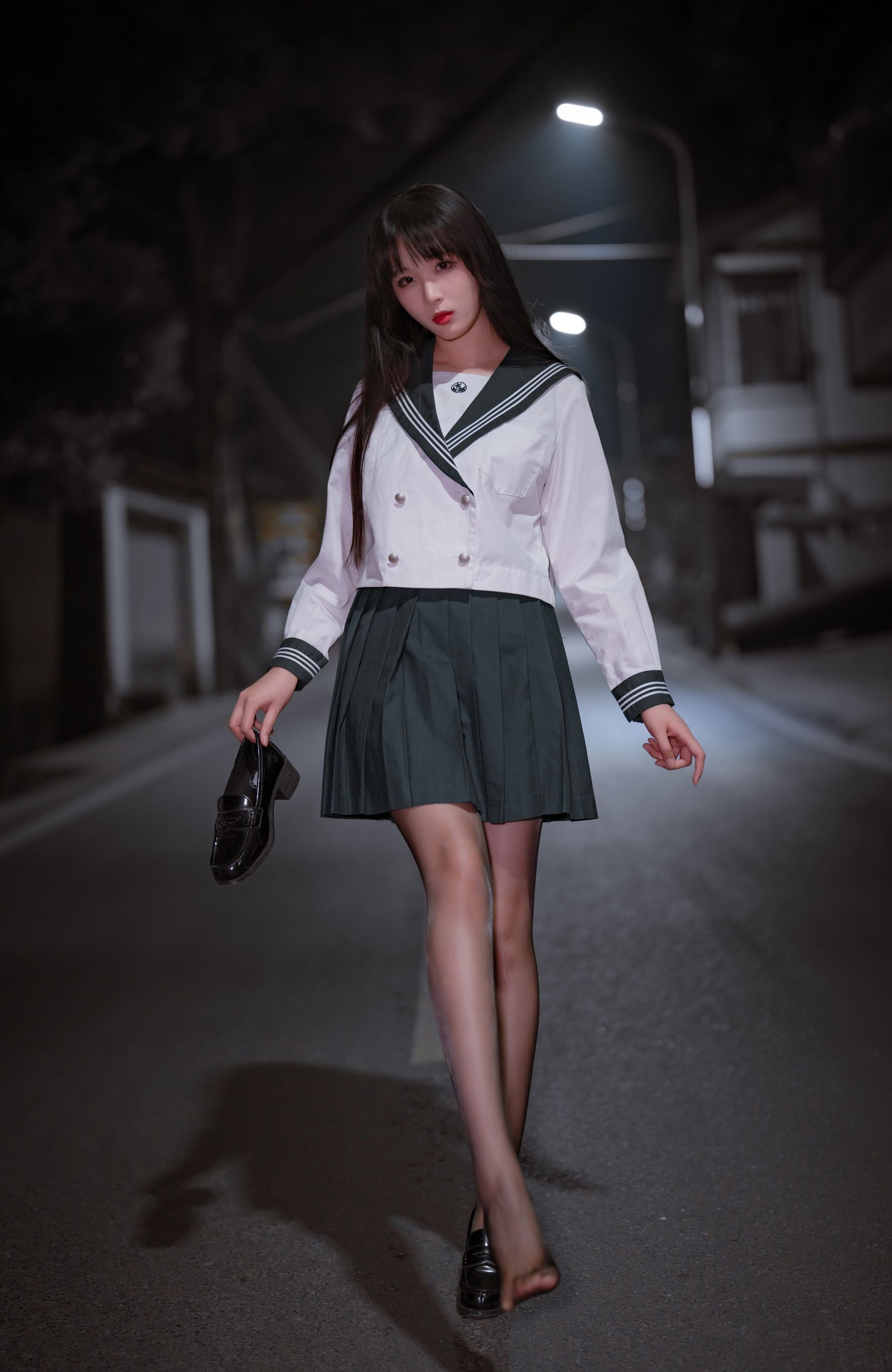 轩萧学姐 – 公路JK [46P] - 秀人网免费无水印在线套图写真