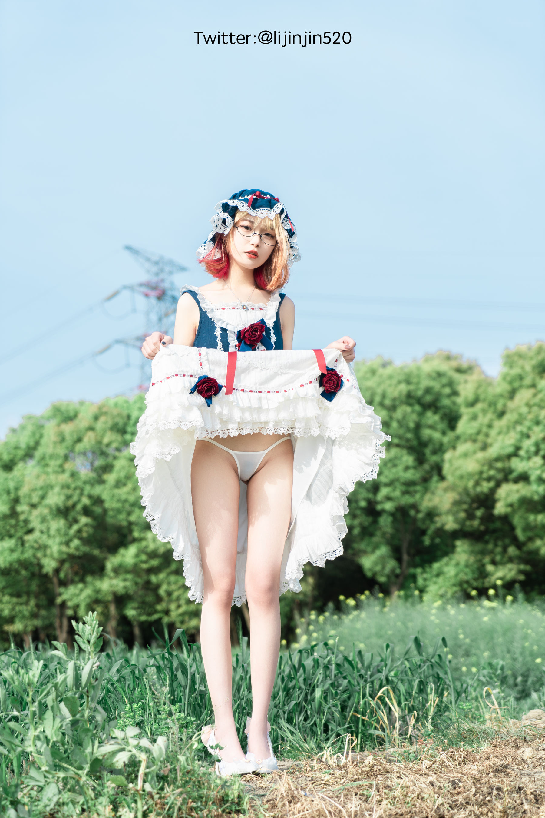 梨瑾瑾 – 户外LO裙 [22P] - 秀人网免费无水印在线套图写真