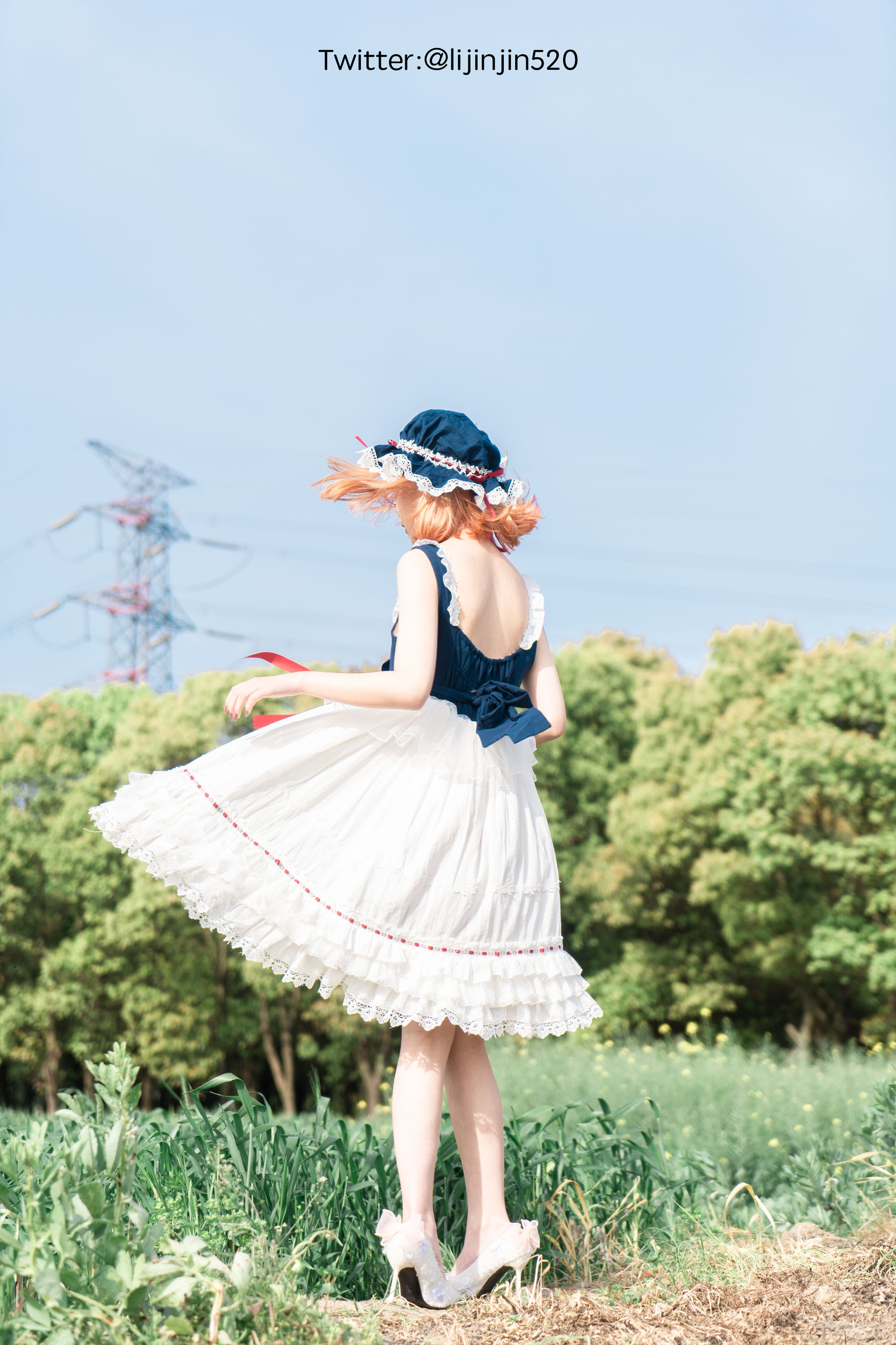 梨瑾瑾 – 户外LO裙 [22P] - 秀人网免费无水印在线套图写真