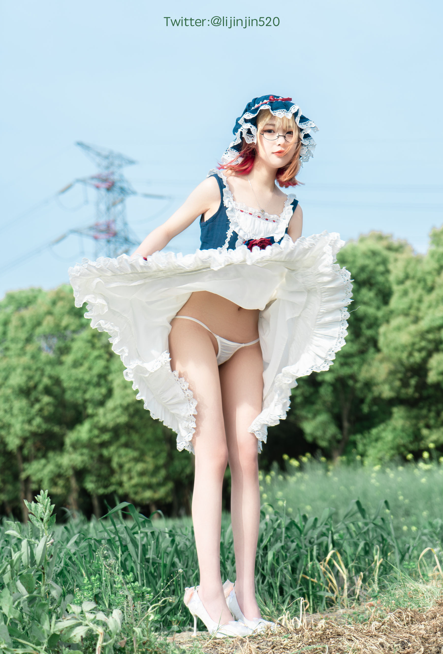 梨瑾瑾 – 户外LO裙 [22P] - 秀人网免费无水印在线套图写真