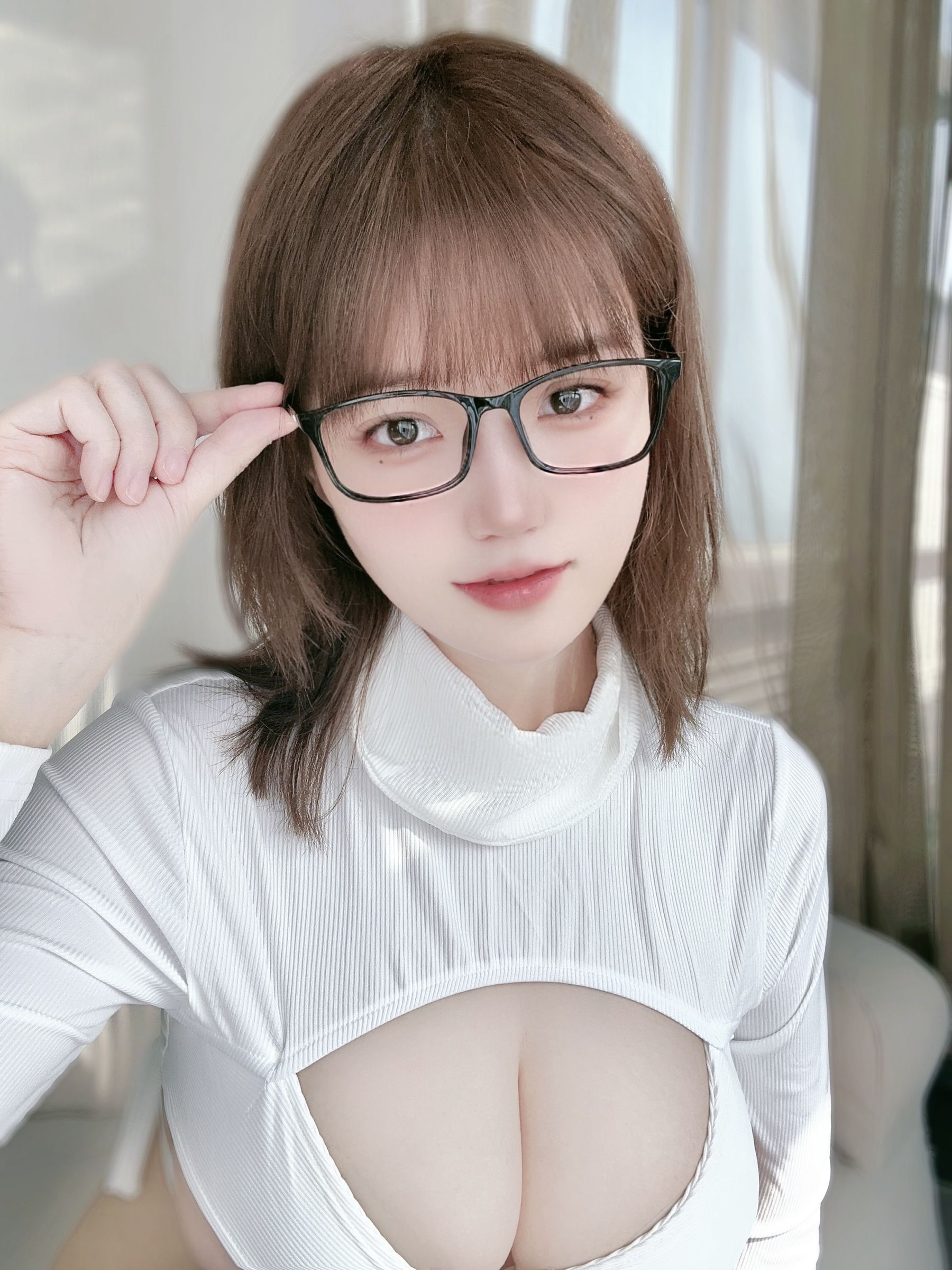 动漫博主小仓千代w 2023年03月 fantia白色绑带 [14P] - 秀人网免费无水印在线套图写真