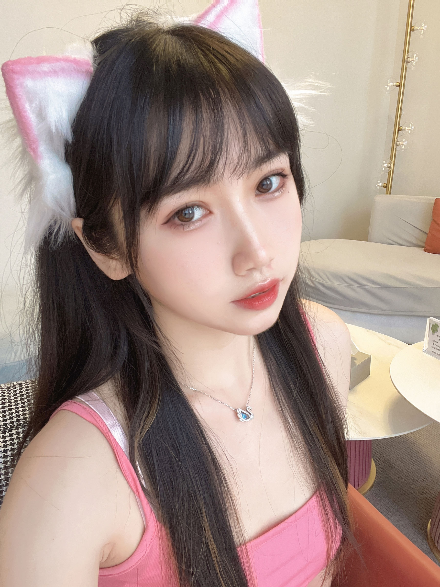 微博人气Coser不呆猫 – 浴室粉色激凸人妻 [39P] - 秀人网免费无水印在线套图写真