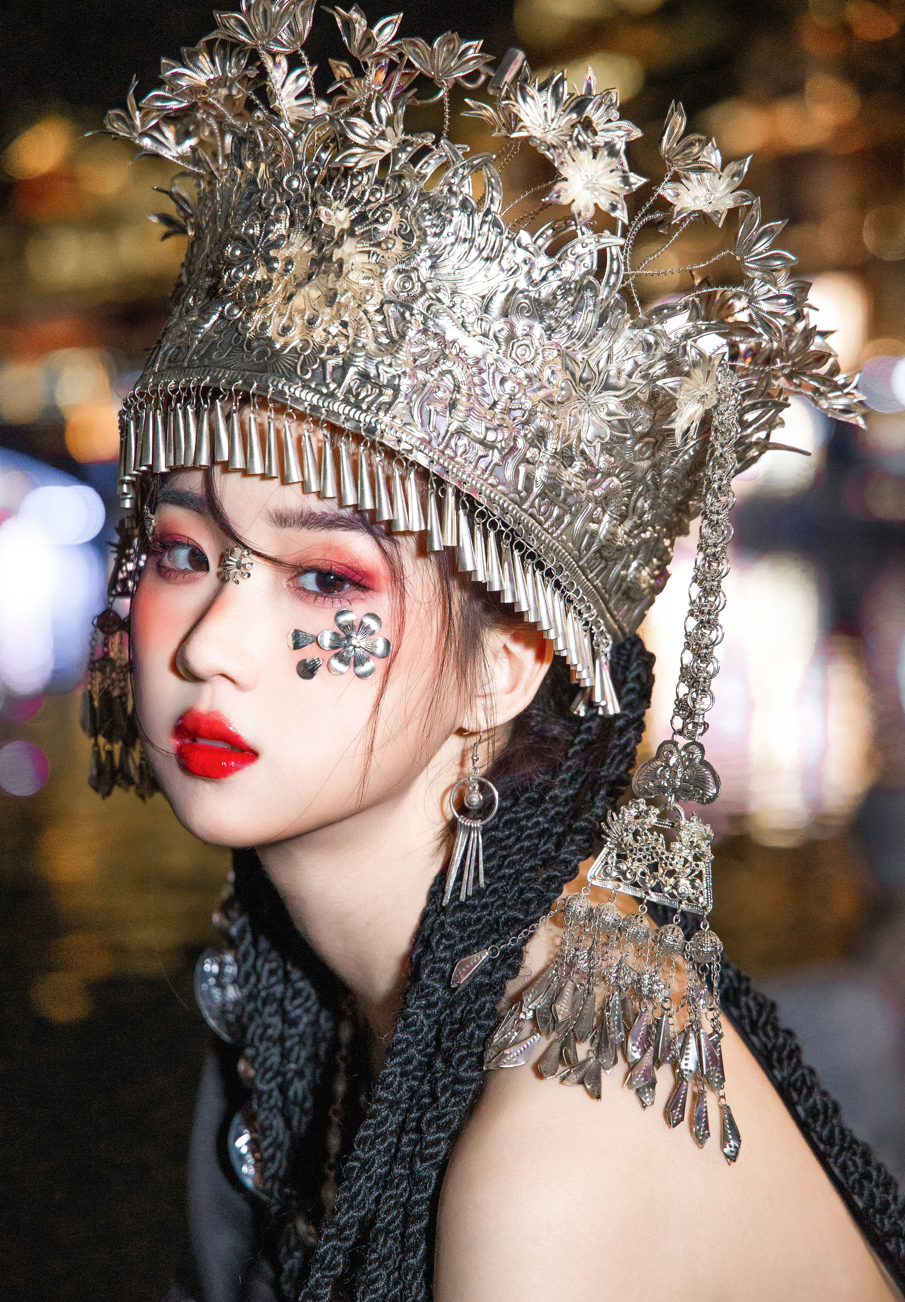 瓦斯塔亚小龙虾 – 苗疆女子 [18P] - 秀人网免费无水印在线套图写真