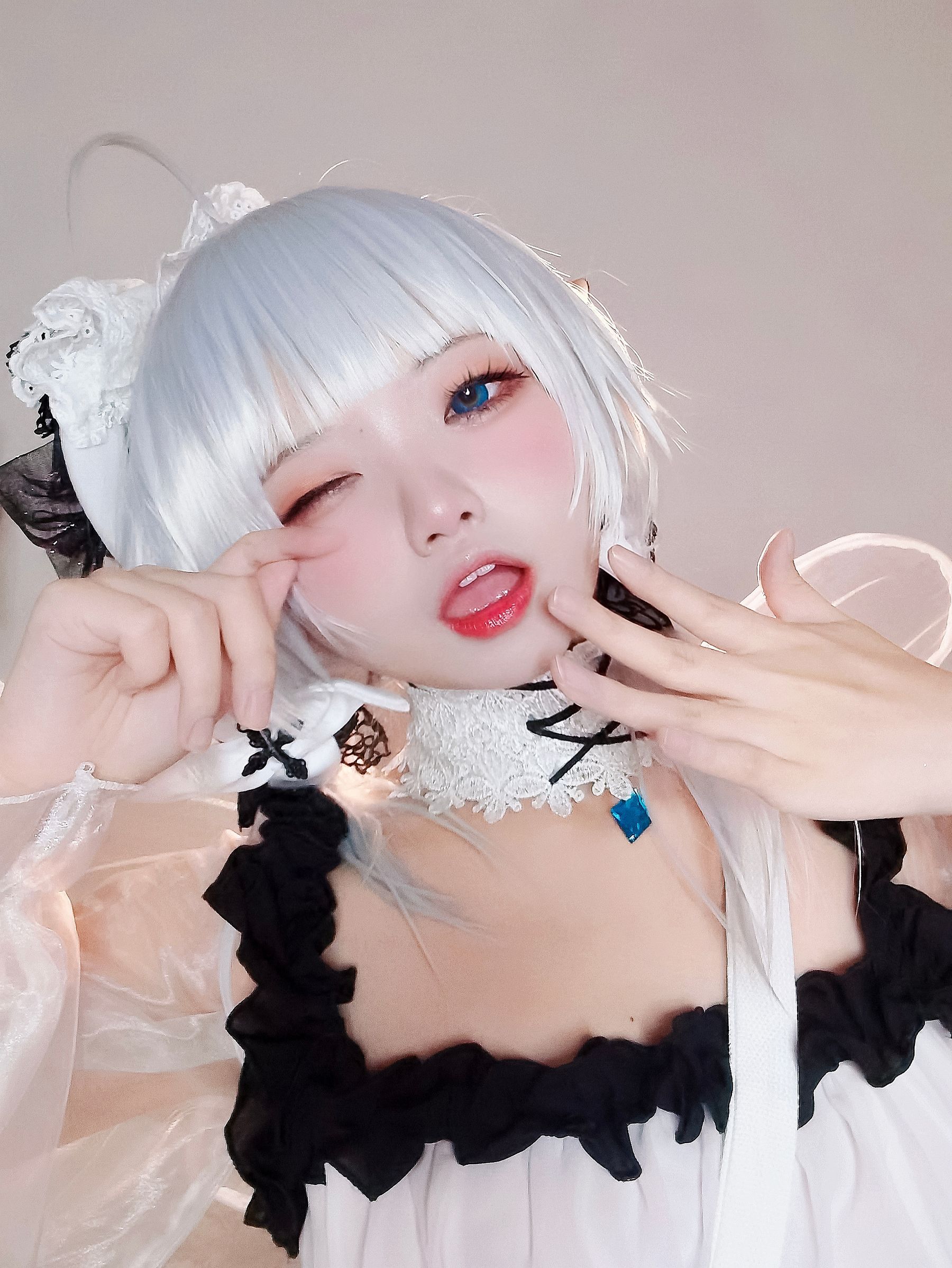 伊喵君 – 碧蓝航线 小光辉 [19P] - 秀人网免费无水印在线套图写真