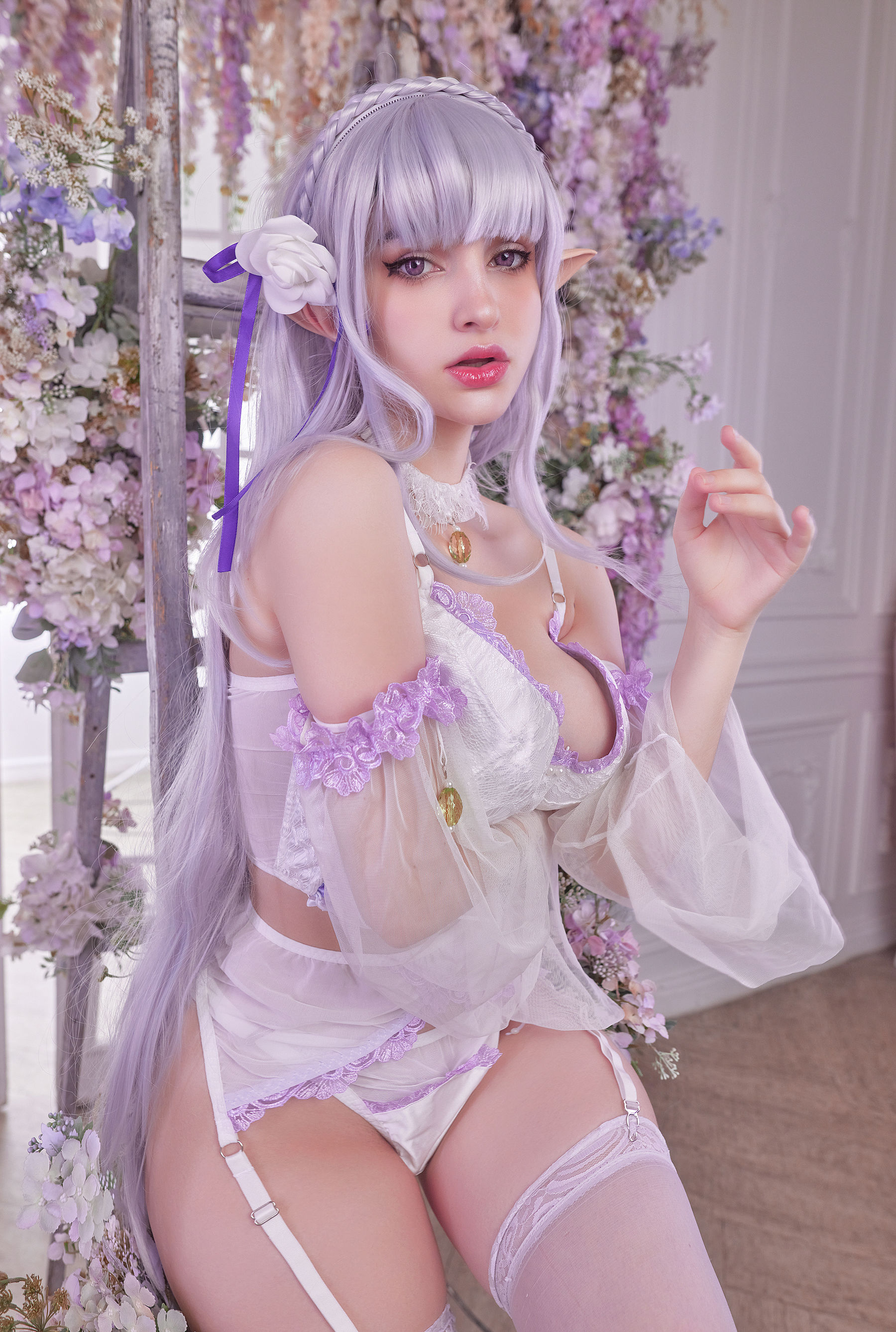 Hologana – Emilia Lingerie [26P] - 秀人网免费无水印在线套图写真