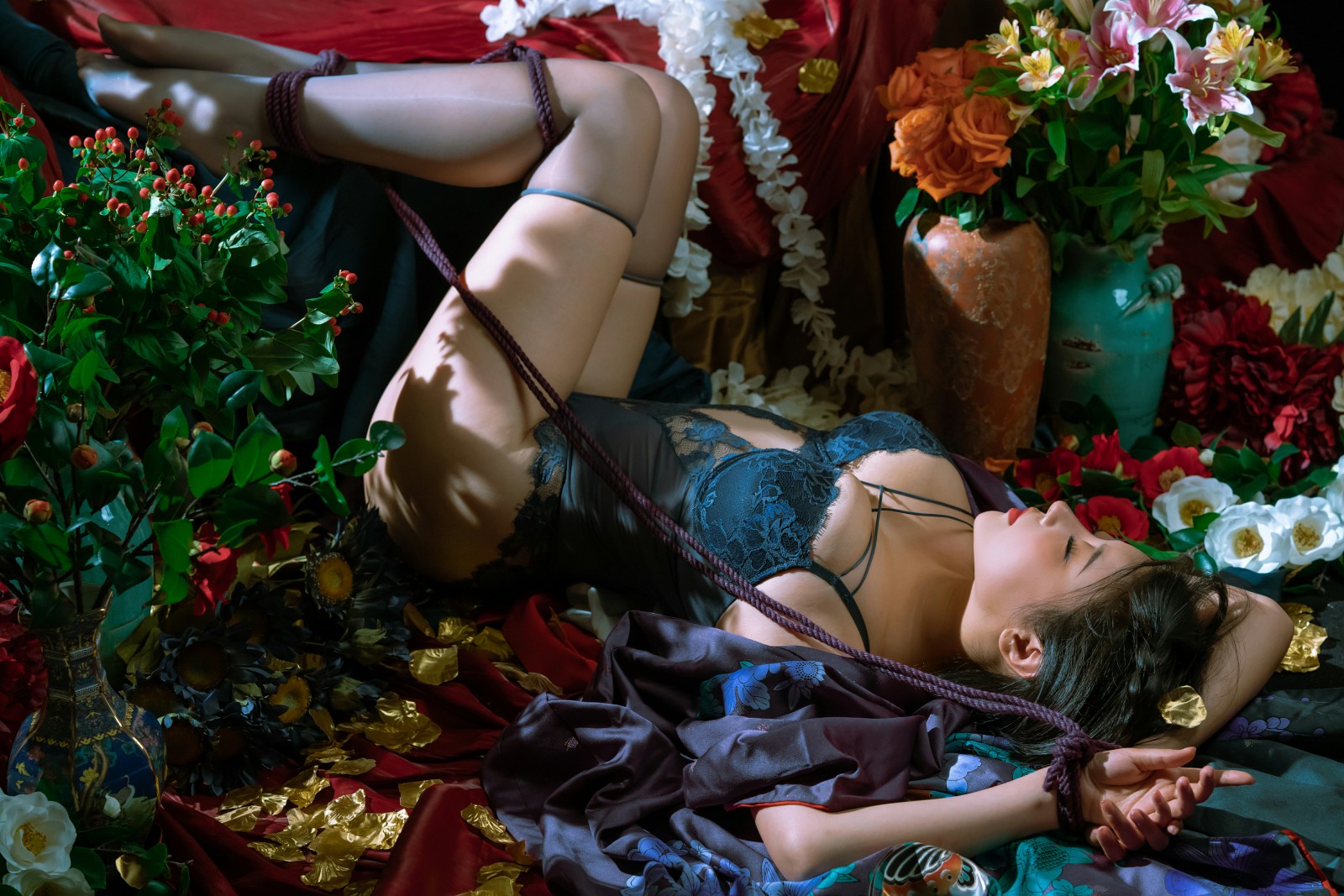 云溪溪 — 奶桃桃 潮汐+月 [38P] - 秀人网免费无水印在线套图写真