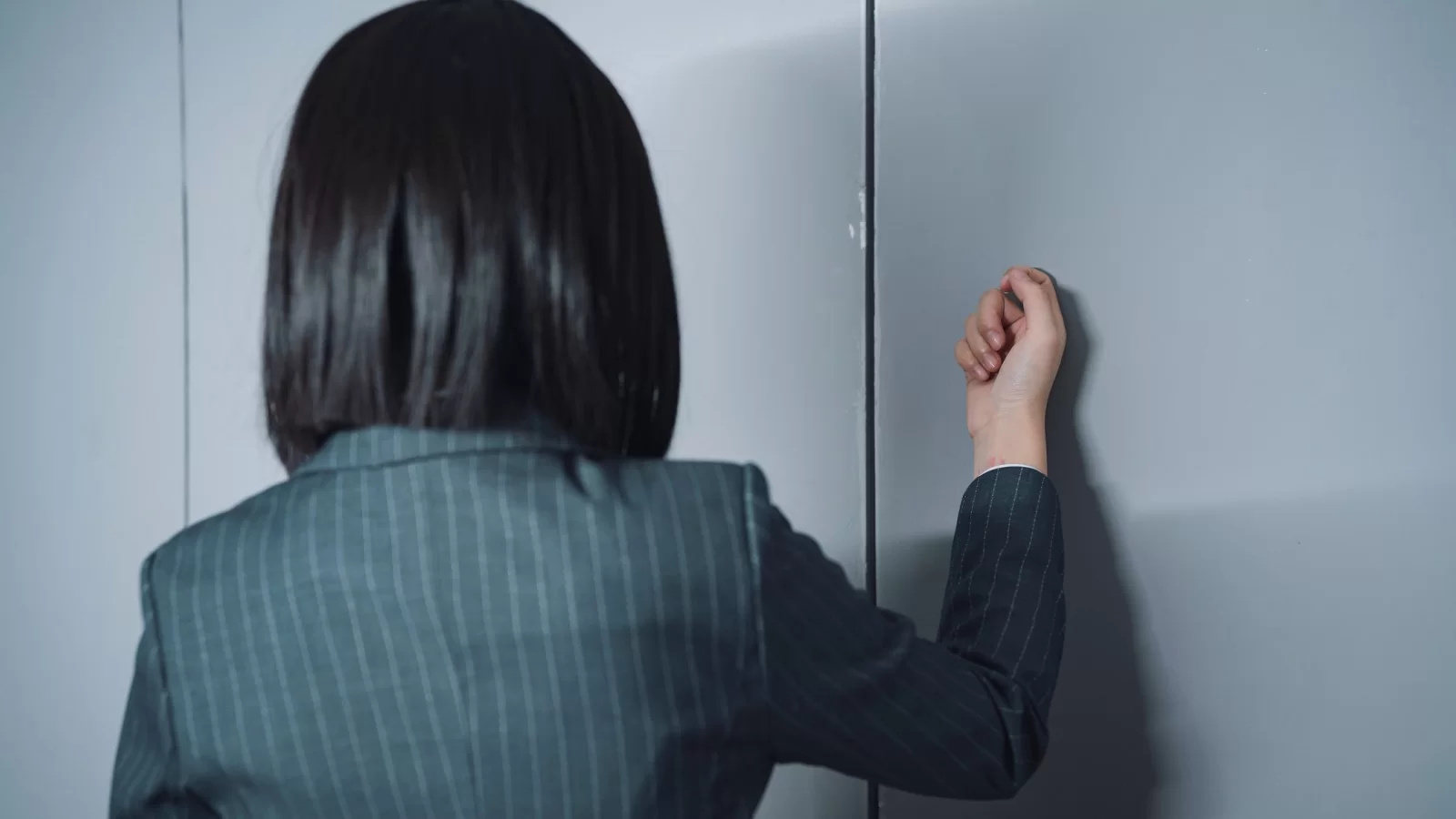 鹿八岁 – 女上司和女下属 [64P] - 秀人网免费无水印在线套图写真