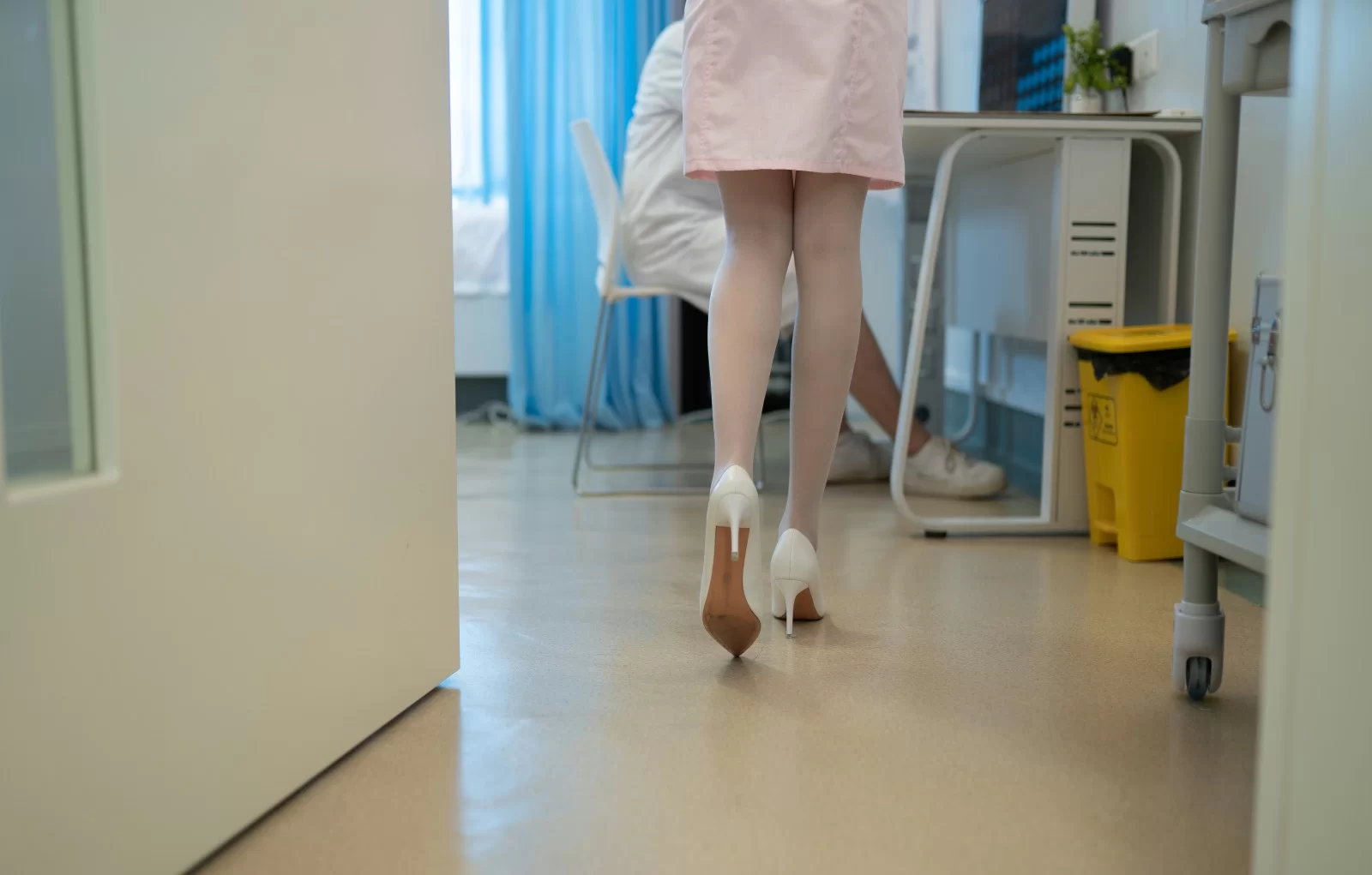 鹿八岁 – 医生和护士 [51P] - 秀人网免费无水印在线套图写真