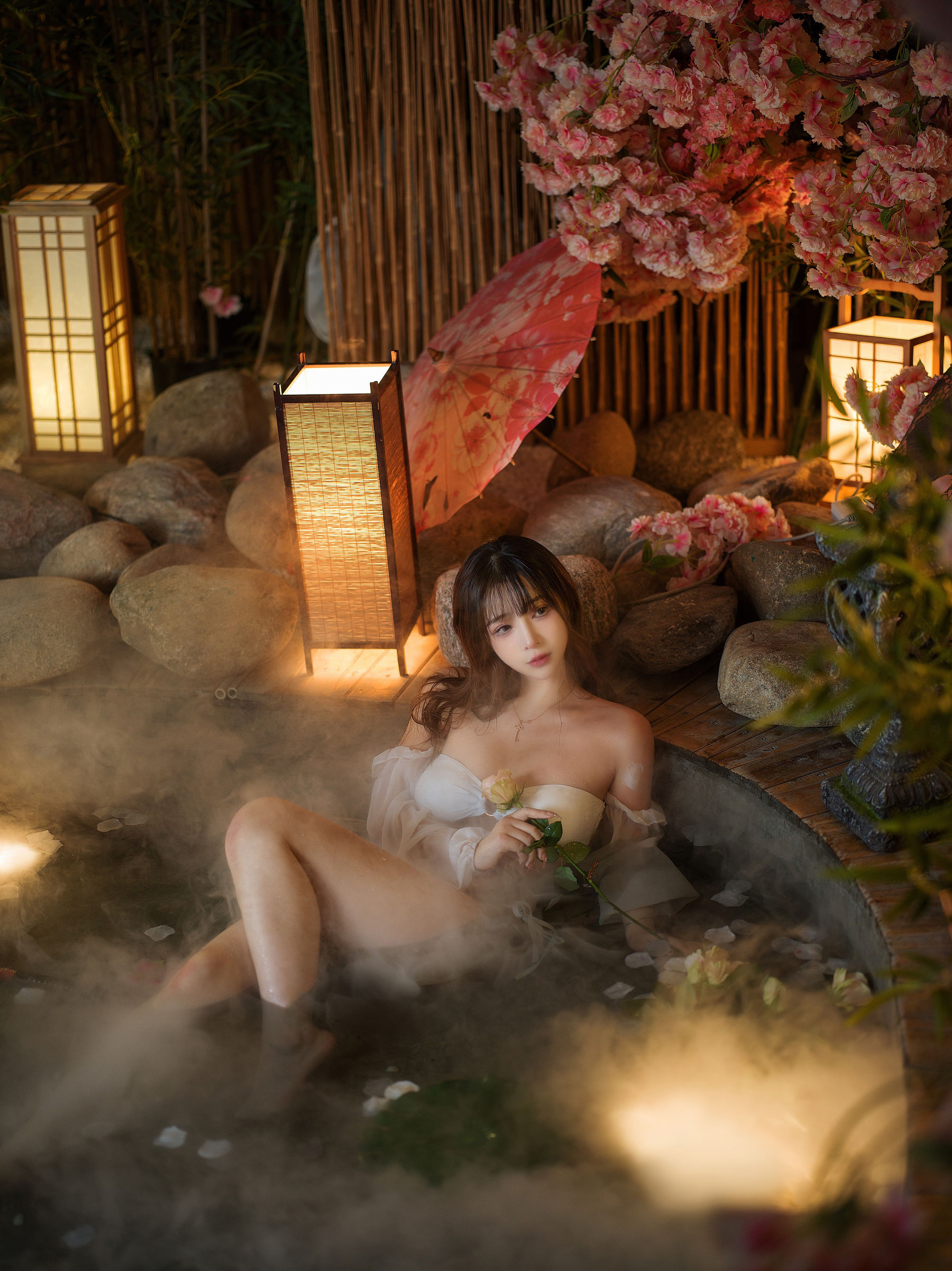 叉子宝宝 – 温泉 [53P] - 秀人网免费无水印在线套图写真