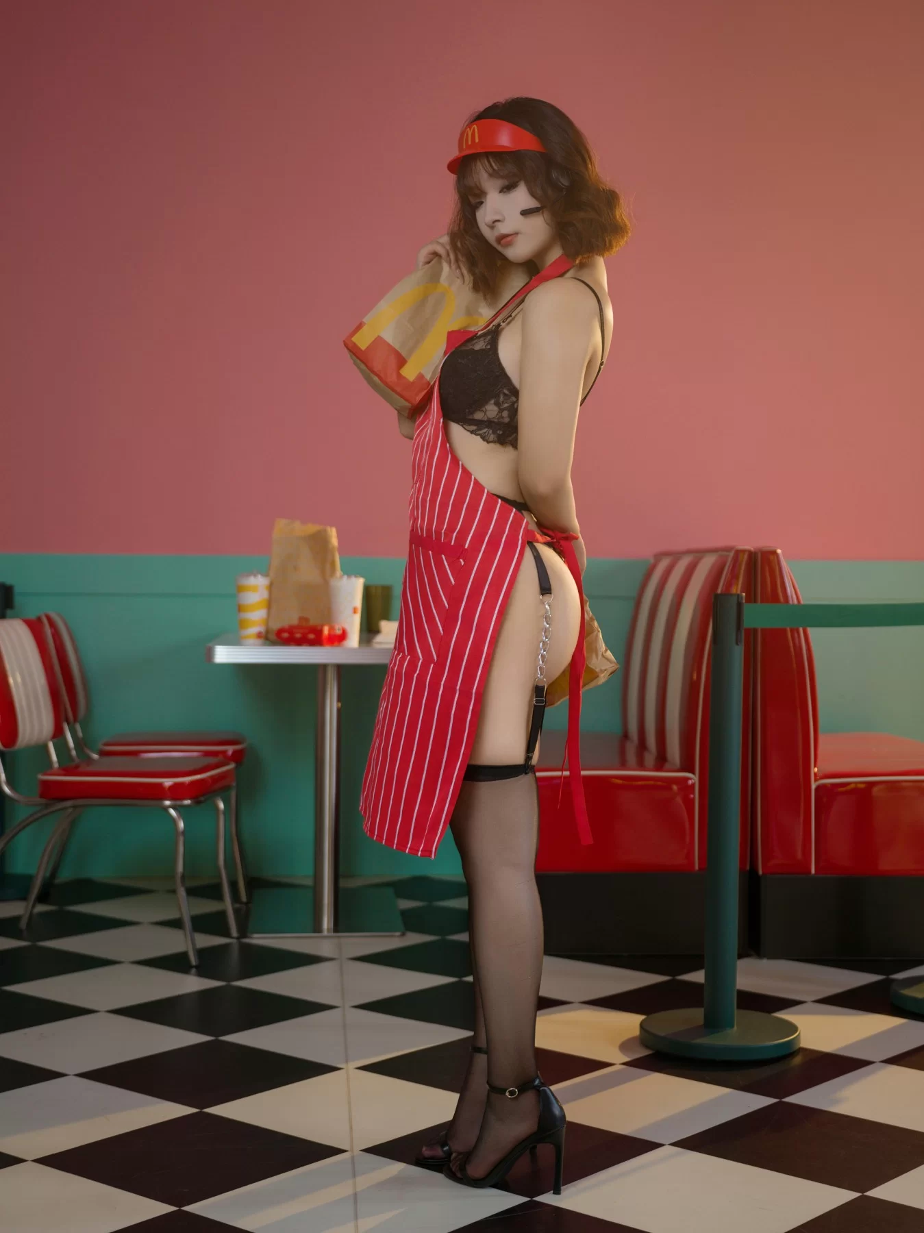 yuuhui玉汇 – 麦当劳的女服务员 [149P] - 秀人网免费无水印在线套图写真