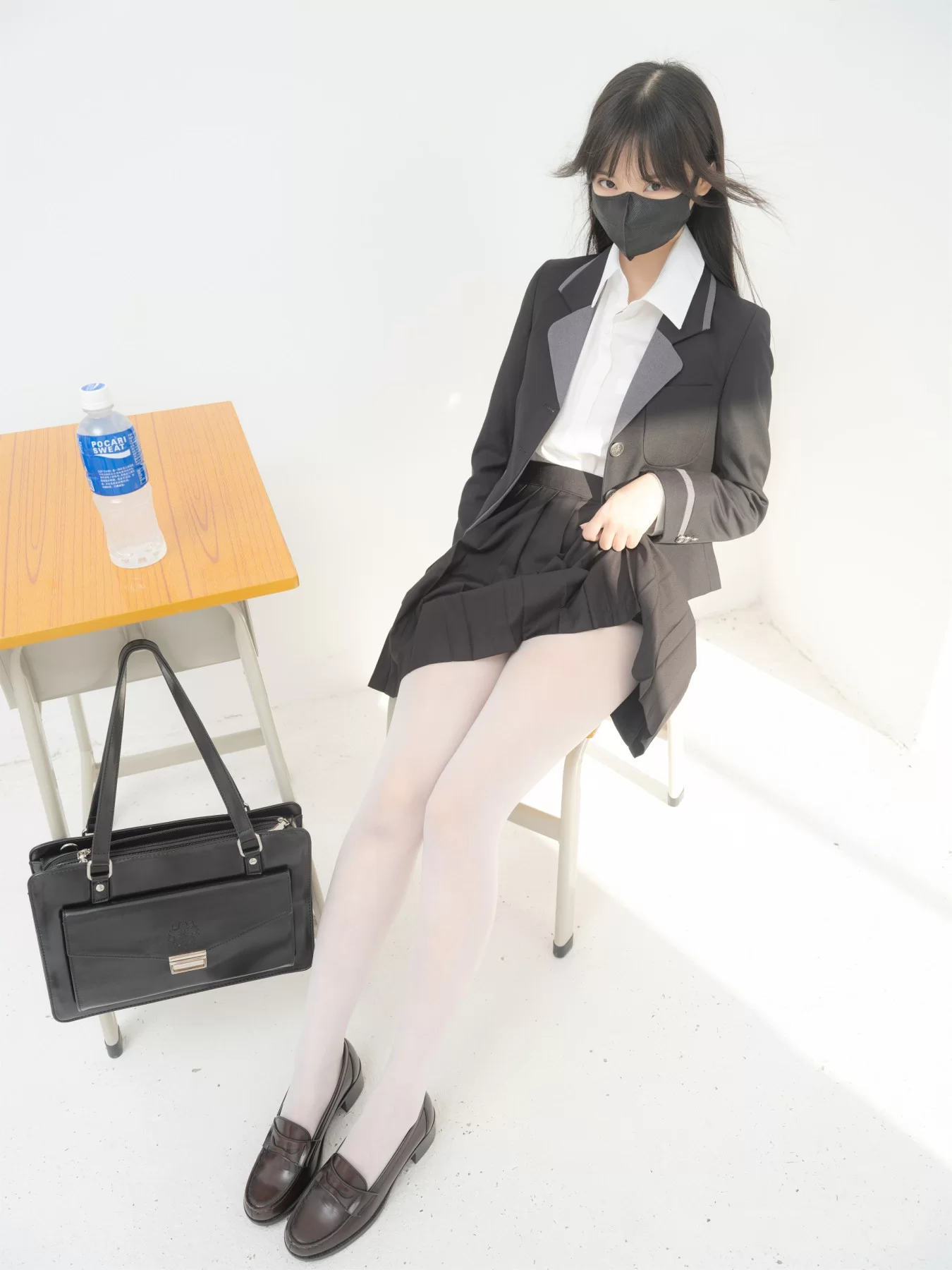 紧急企划 – 内部 见希 职员 [59P] - 秀人网免费无水印在线套图写真