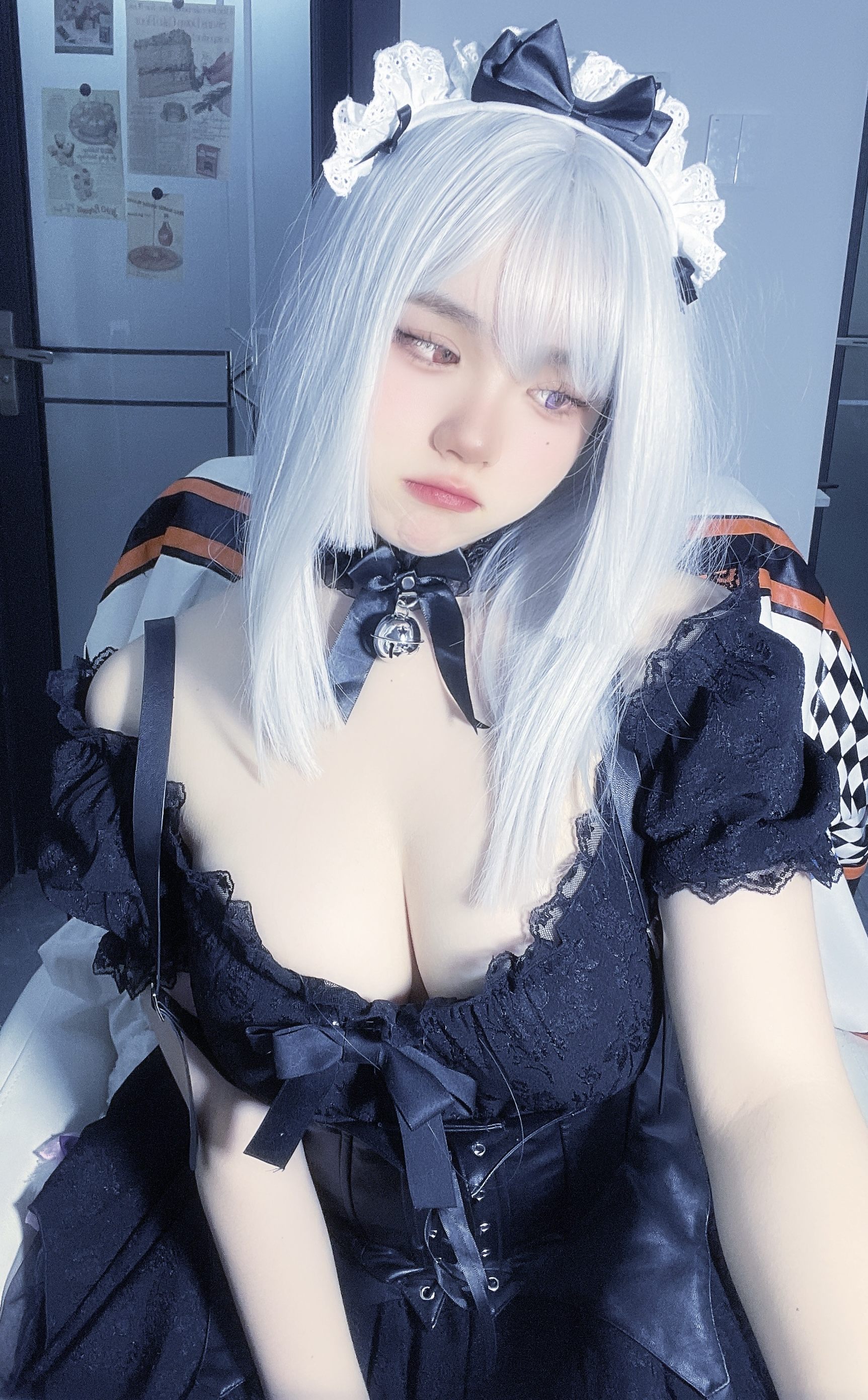 葱油饼 – 异瞳魅魔 [14P] - 秀人网免费无水印在线套图写真