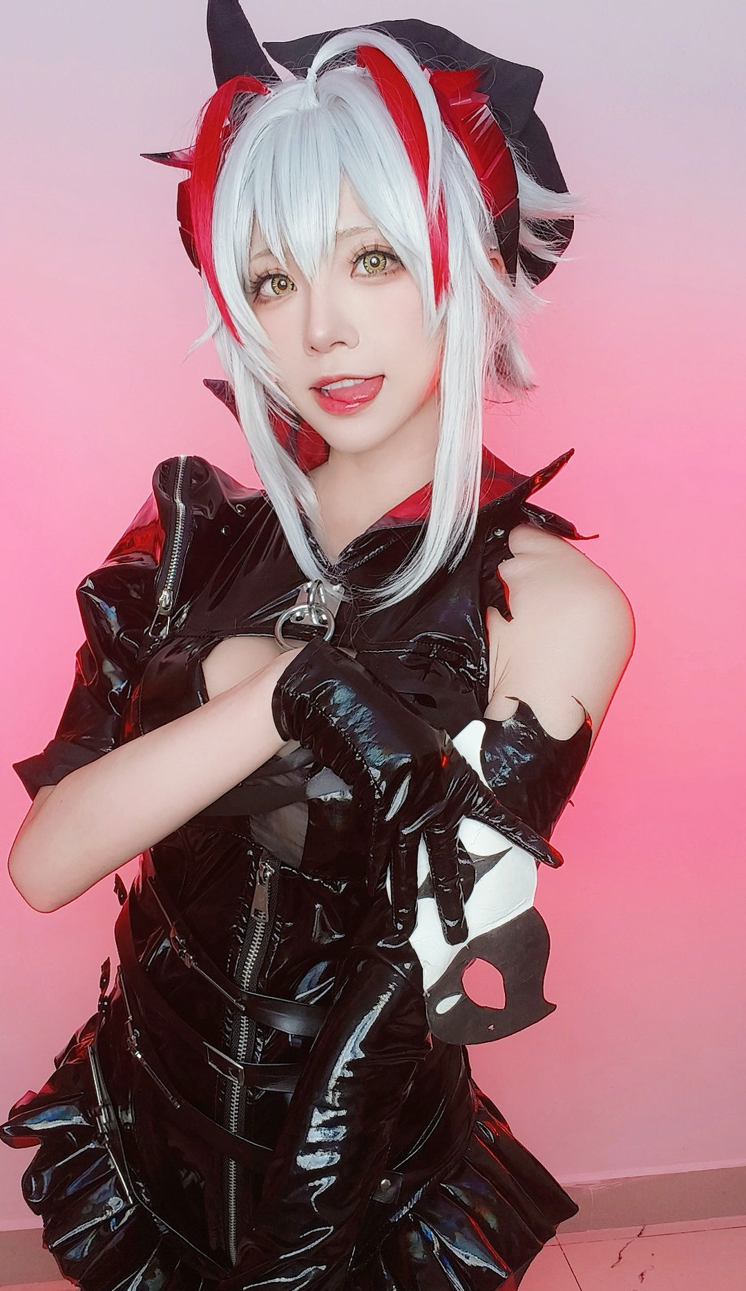 Kitaro_绮太郎 – 音律联觉 自拍 [17P] - 秀人网免费无水印在线套图写真